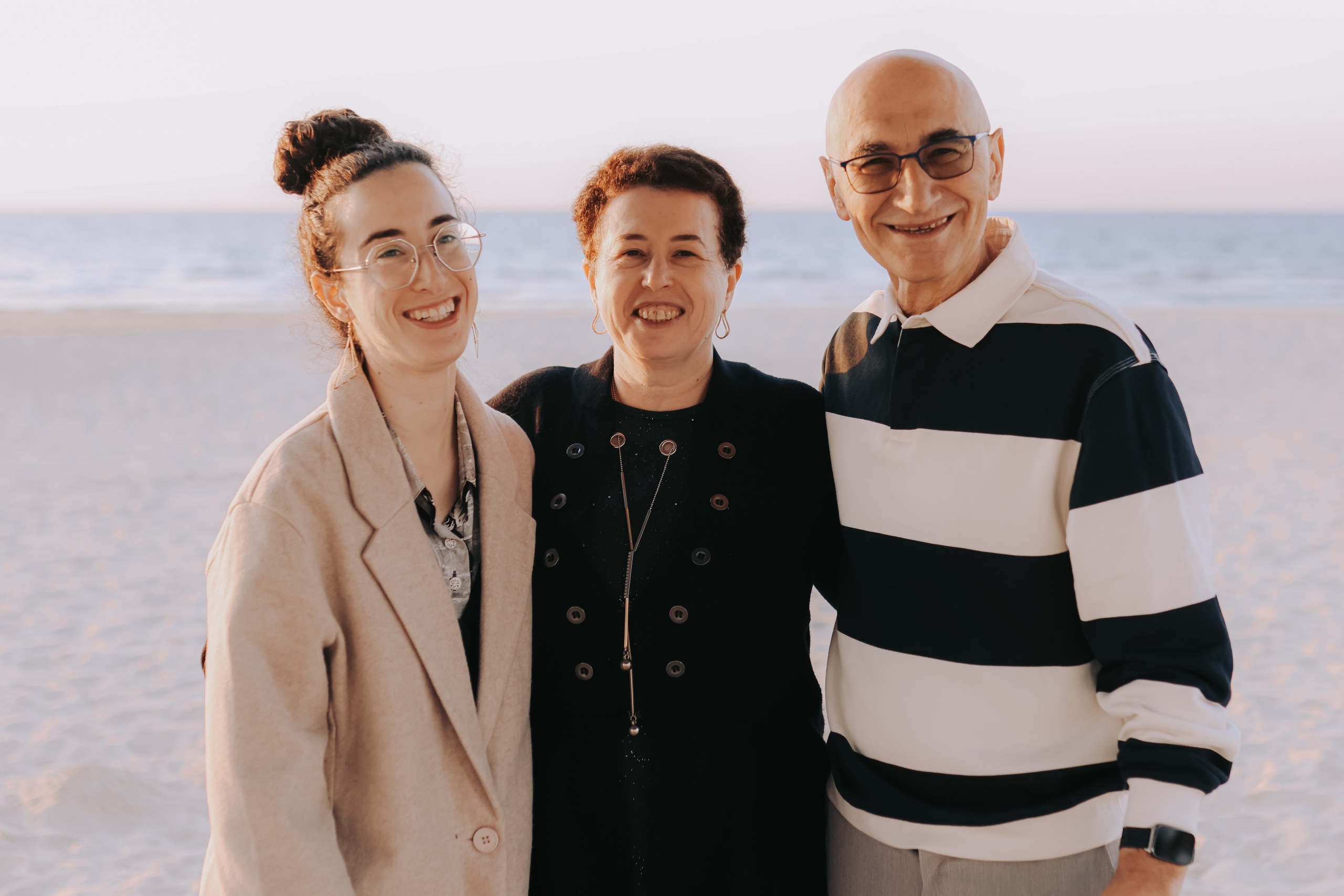 Family shoot / Engagement, Bat Yam | December 2025. Photographer in Israel Alice Milchin
