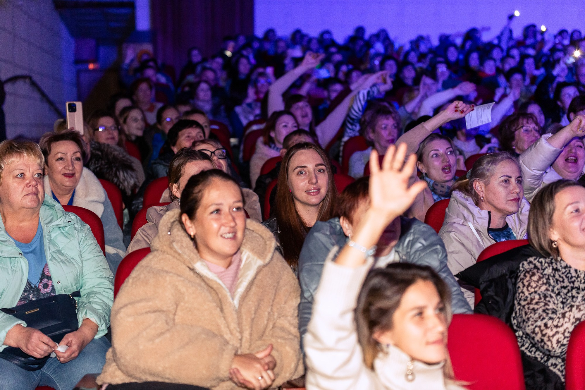 Концерт в Доме культуры. Андрей Кровлин — фотограф в Славянке