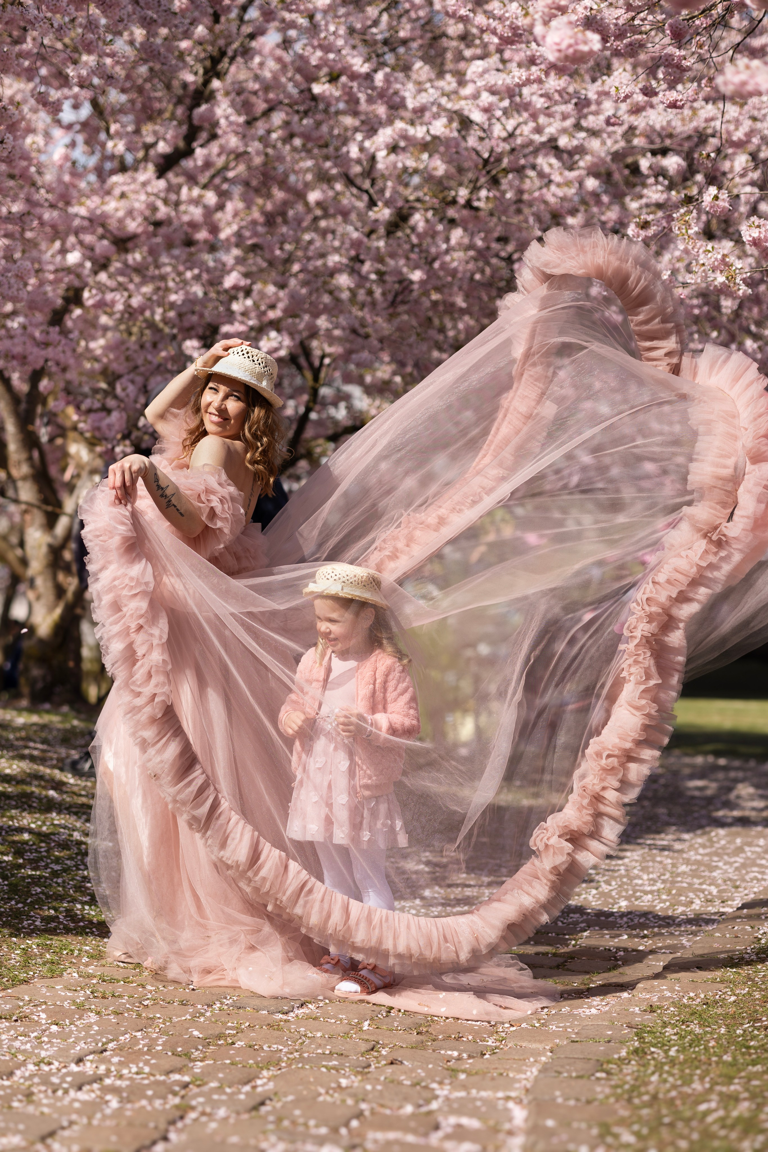 Cherry Blossoms in Munich. Photographer in Munich