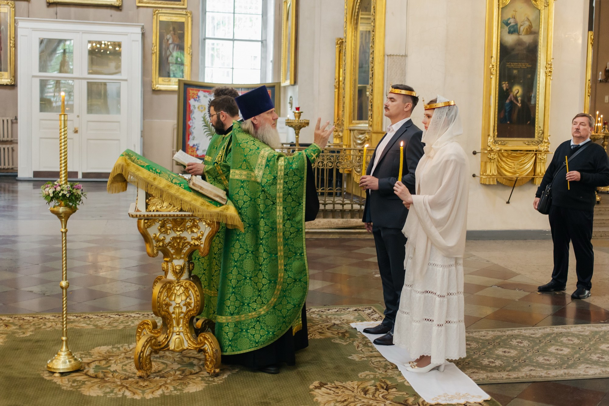 Венчание в Спасо Преображенском соборе сколько стоит, где повенчаться в Питере, обвенчаться в Санкт Петербурге, какую церковь выбрать для венчания, стоимость венчания в СПб