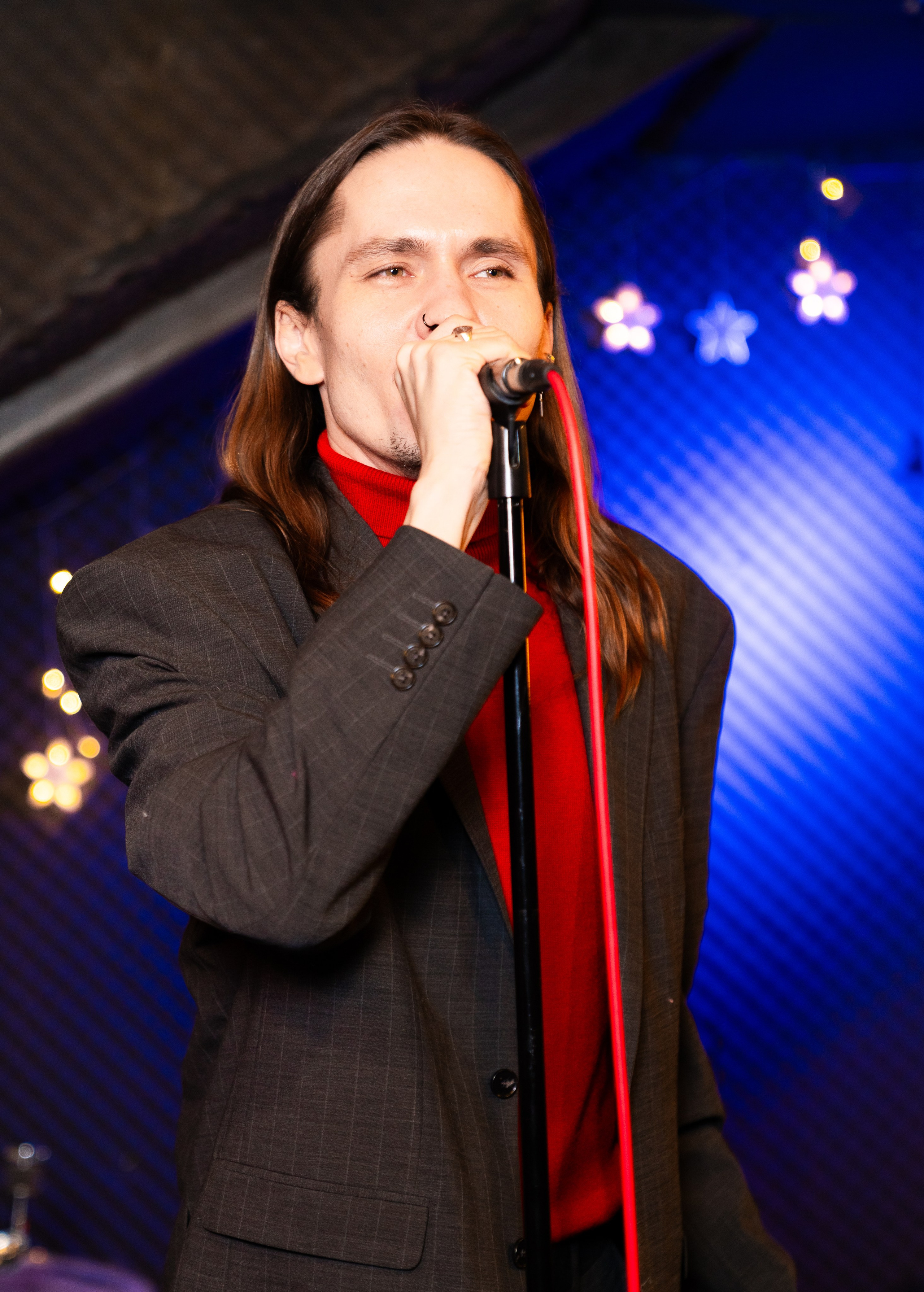 Новый год 2026. Новогодняя ночь 2026 в баре Дебошир (Debaser). Репортажный, street и urban фотограф в Санкт-Петербурге Мальцев Евгений