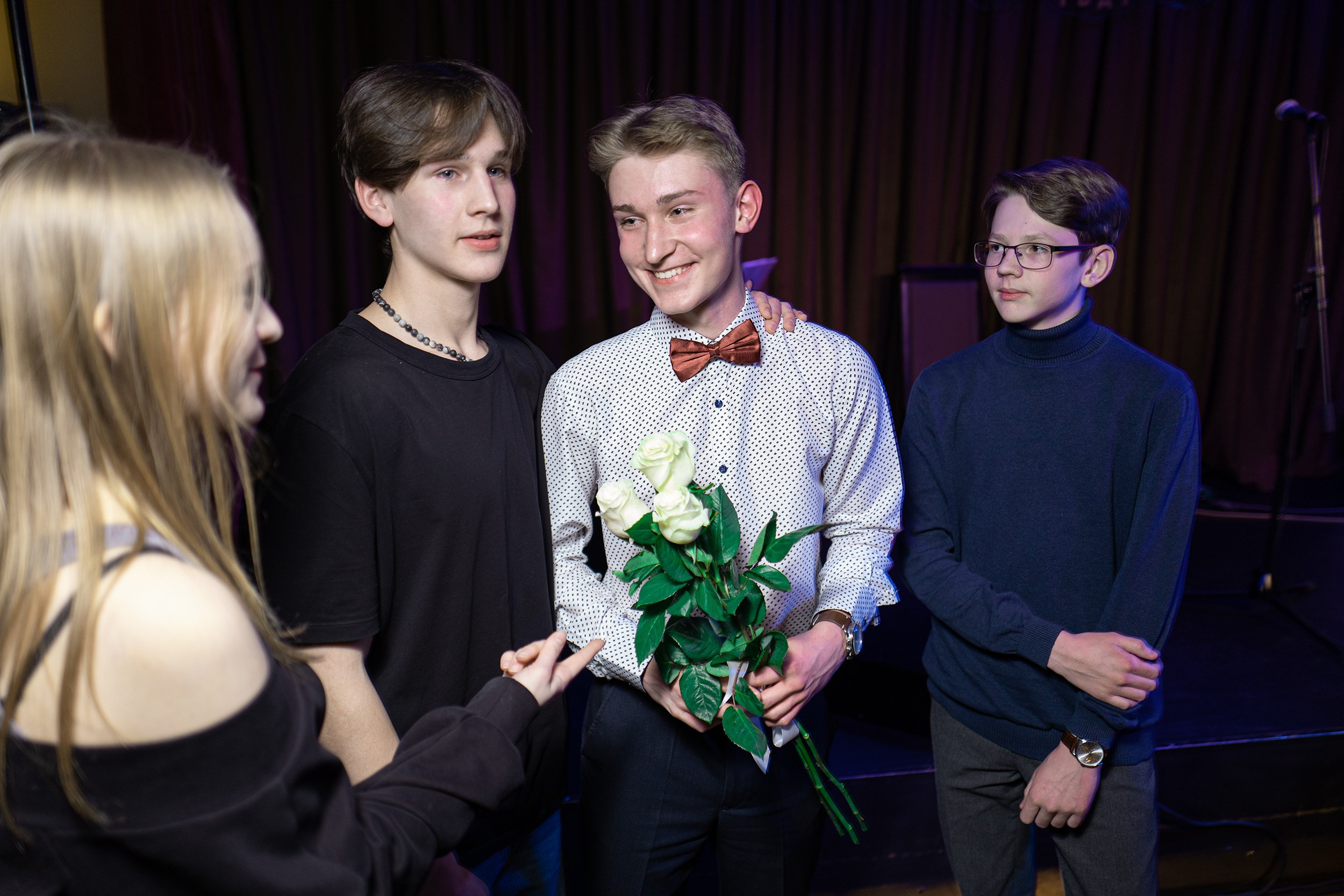 Выступление YOLO band в арт кафе. Фотограф Тюмень