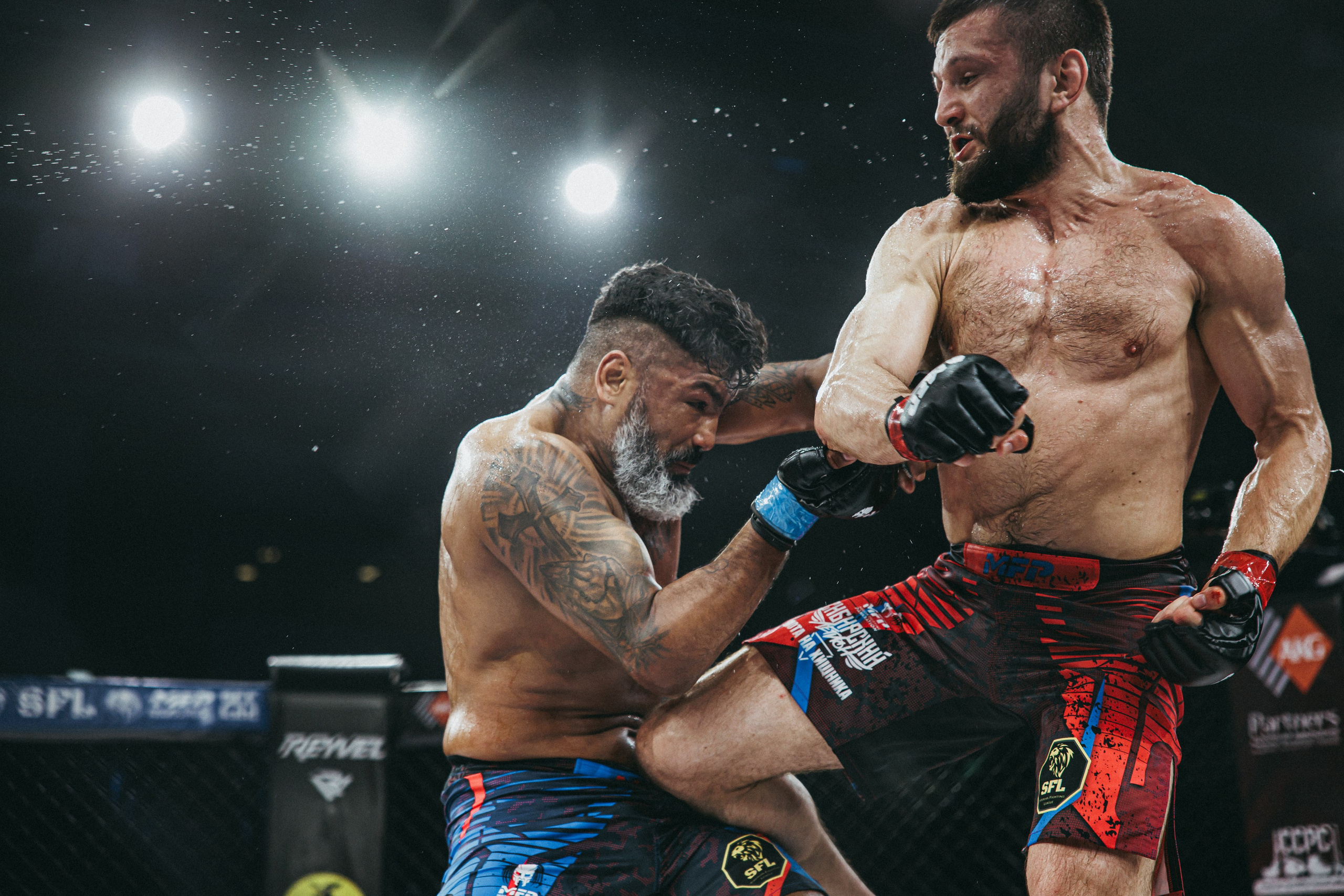 MFP255 ДУГЛАС РИБЕЙРО VS МАКСИМ БУТОРИН. Фотограф Иркутск Антипин Сергей