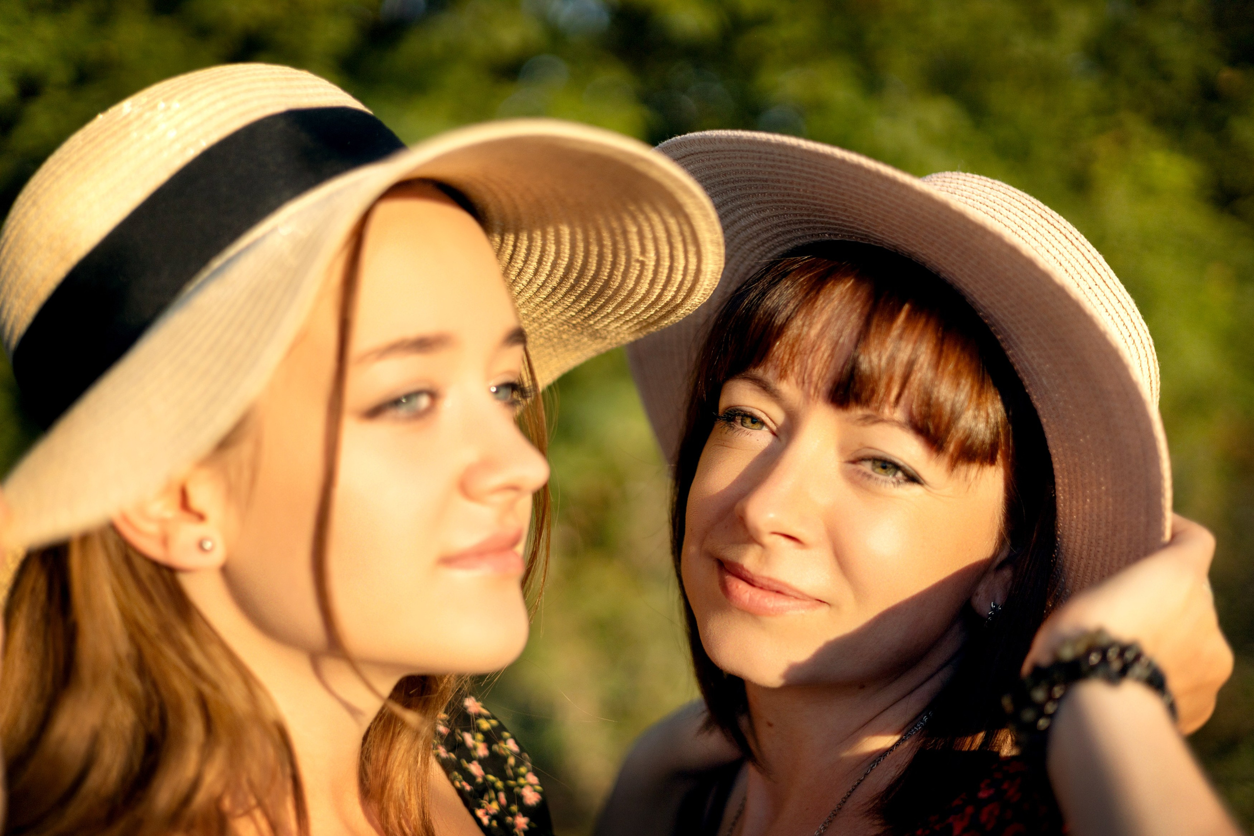 Виктория и Алина. Мама и дочка