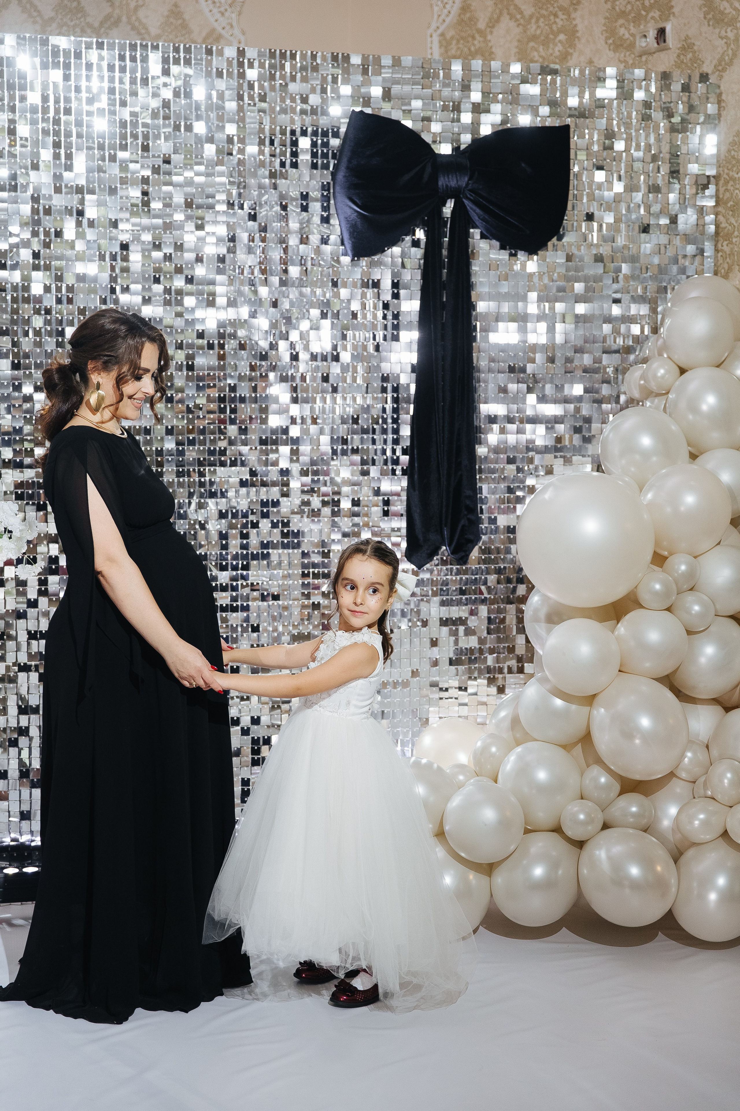 Ани и Назели. 35&5 День рождения, «Янтарь». Фотограф в Красноярске Надежда Воскресенская