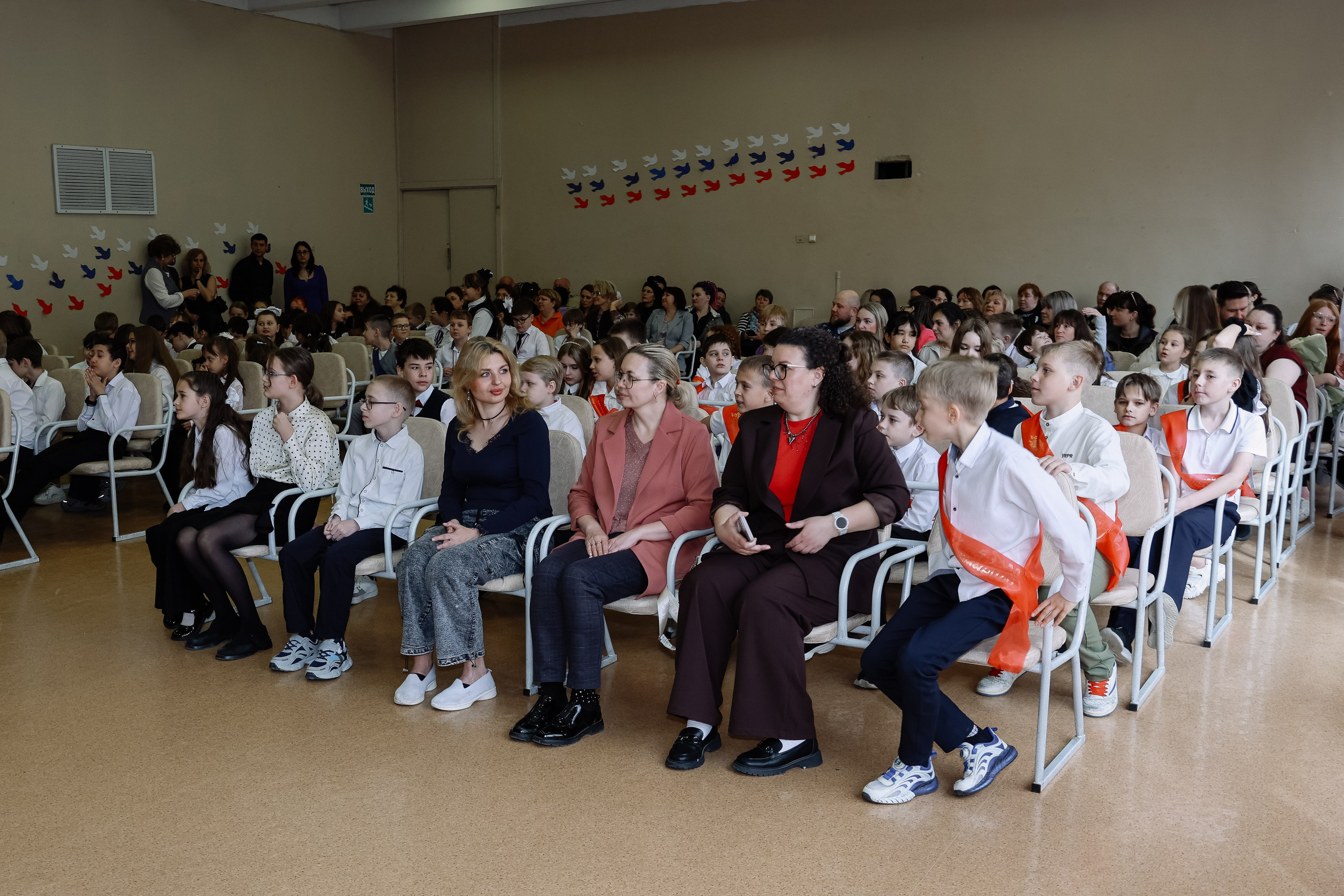 Последний звонок 4б школа 26. Фотограф Юлия Мальцева