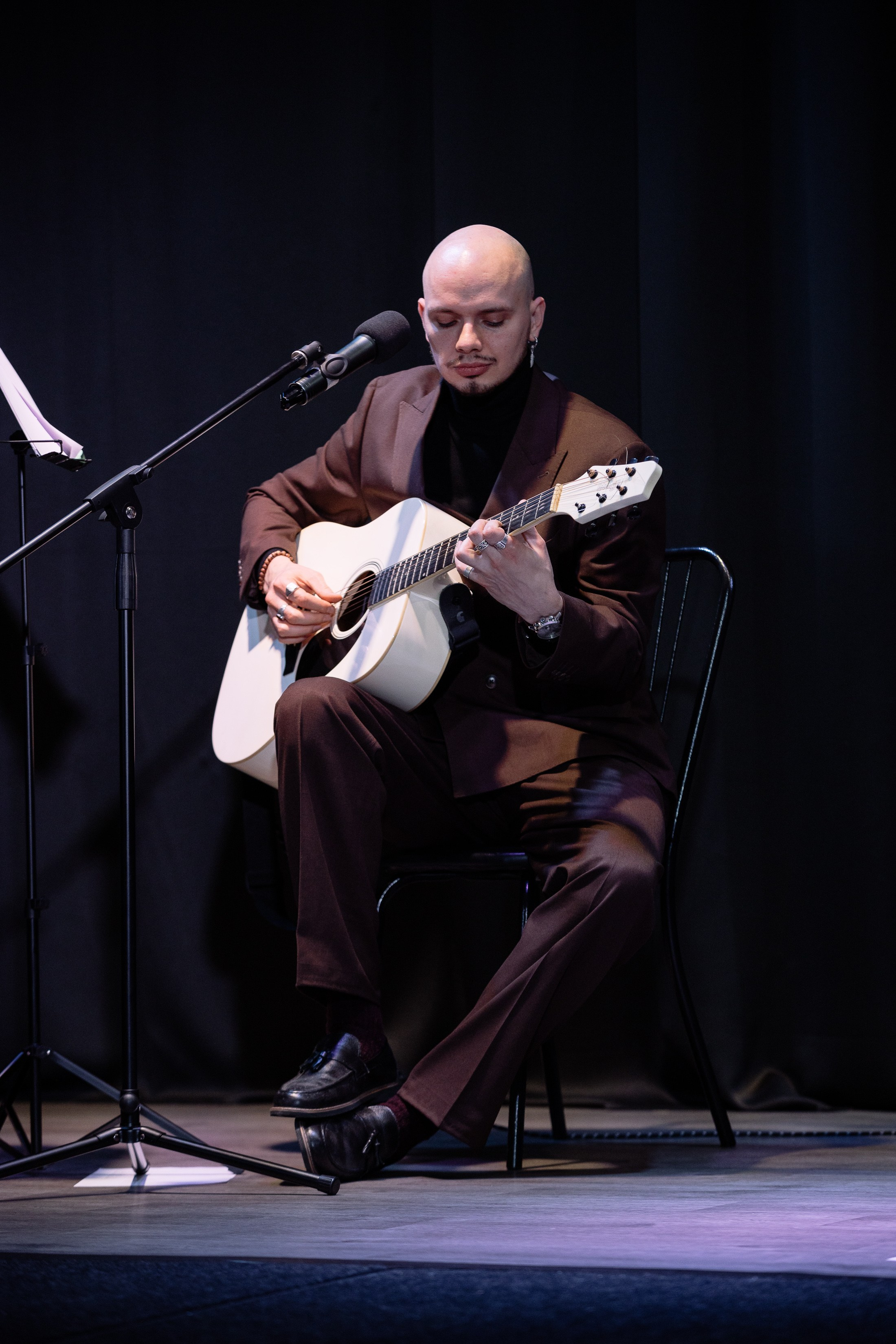 Поэтический вечер с Игорем Бушмелевым и Никой Станиславчик. Фотограф Юлия Мальцева