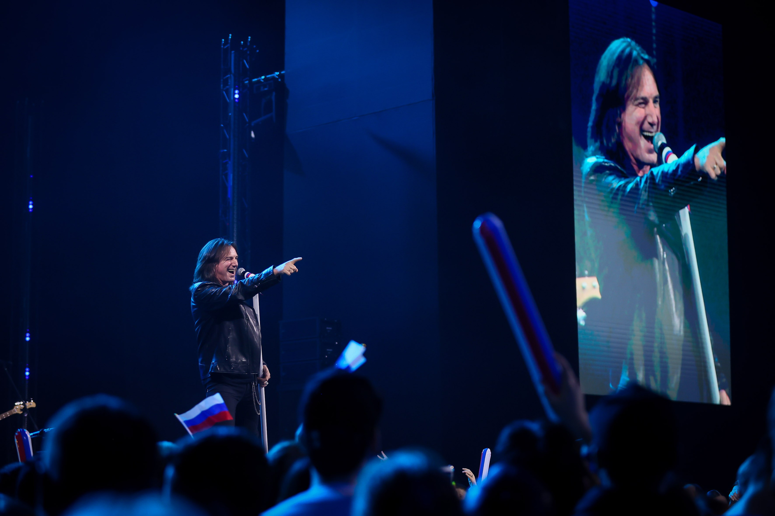 Губернатор Андрей Воробьев открыл форум-концерт «Единство народа». Моя фотография