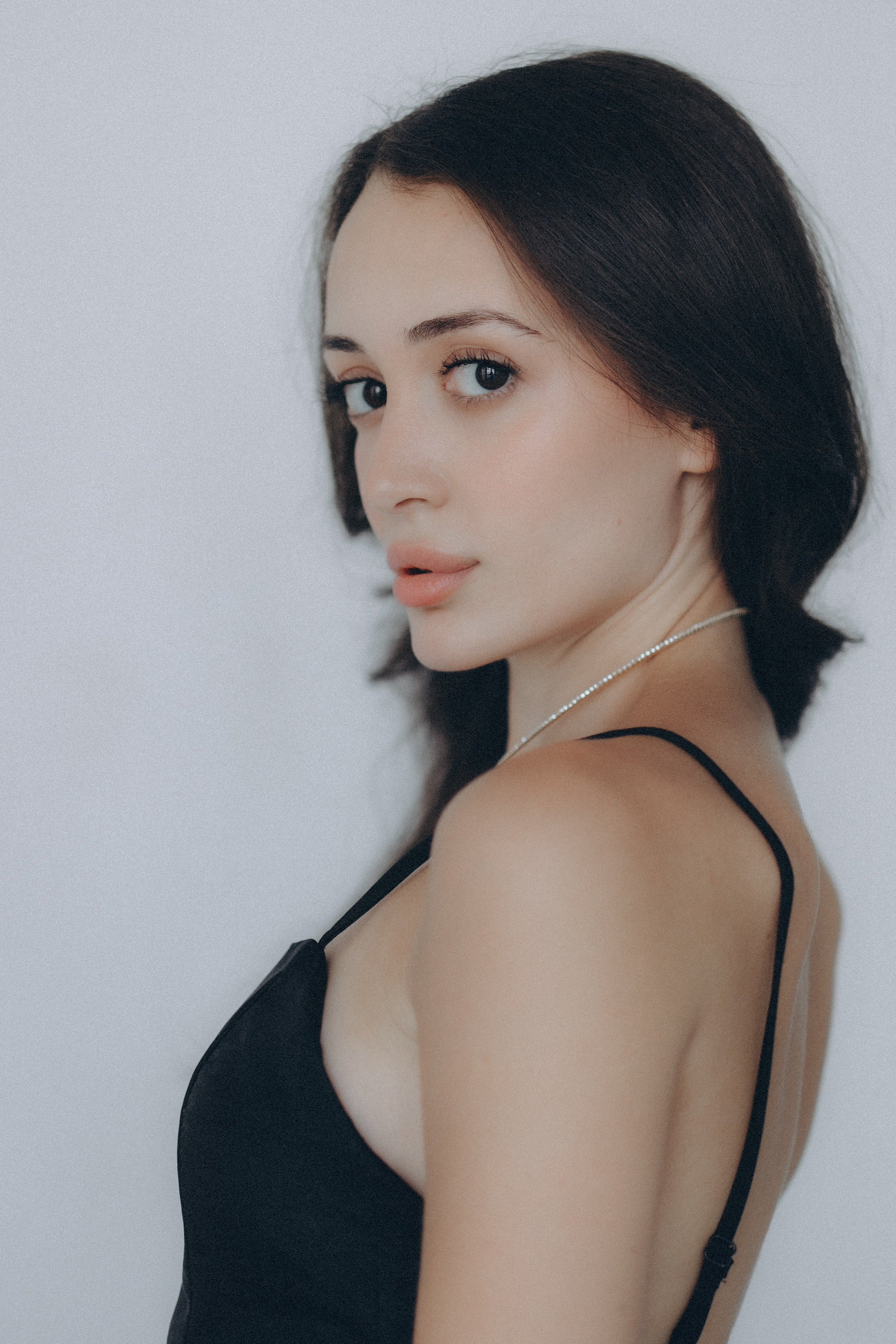 Street photoshoot of a woman in a natural style