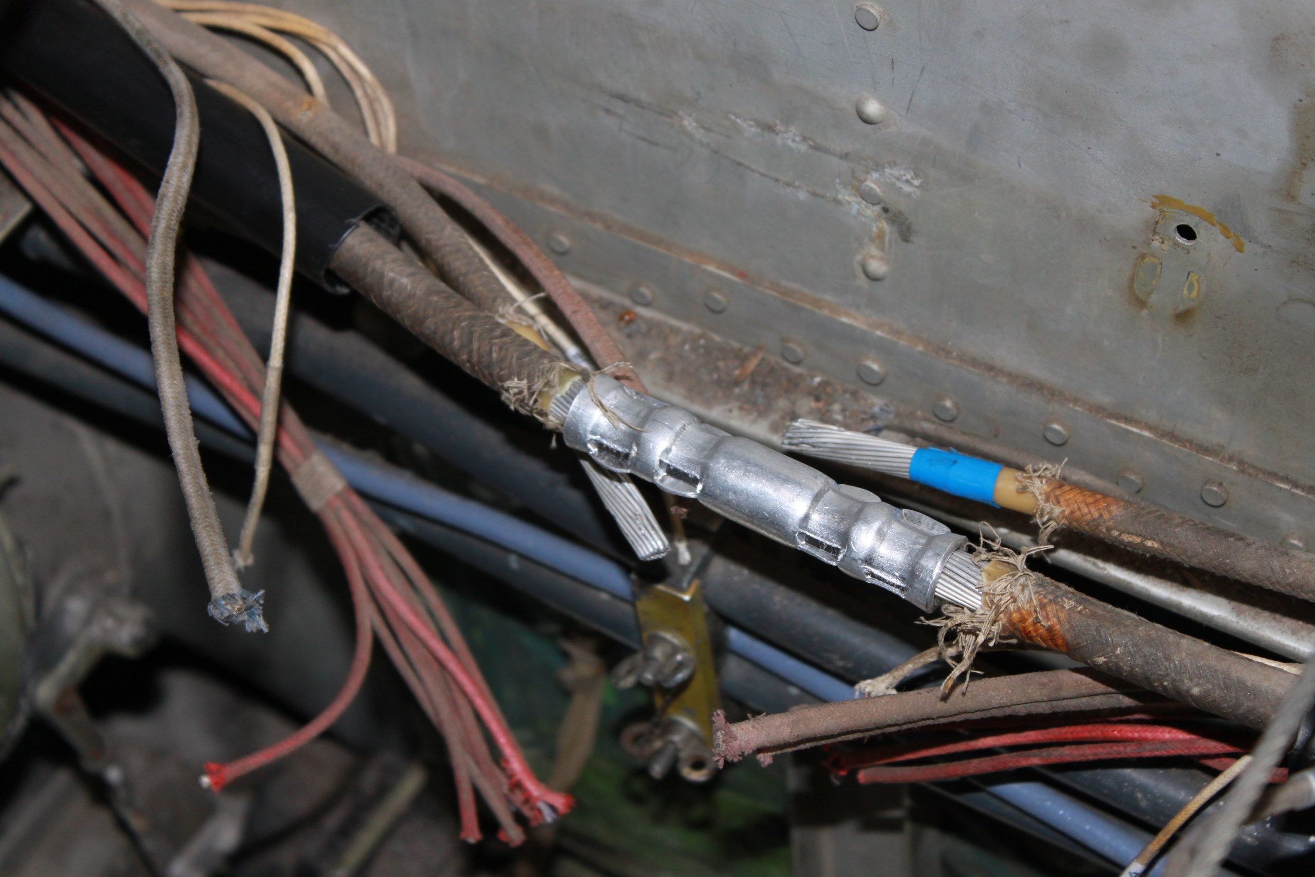 Ил-14Т «Голубая Мечта» работы в Тушино (2011 г.). Фотоальбом показывающий увлекательный мир авиации и мир медведей Андрея Иванова