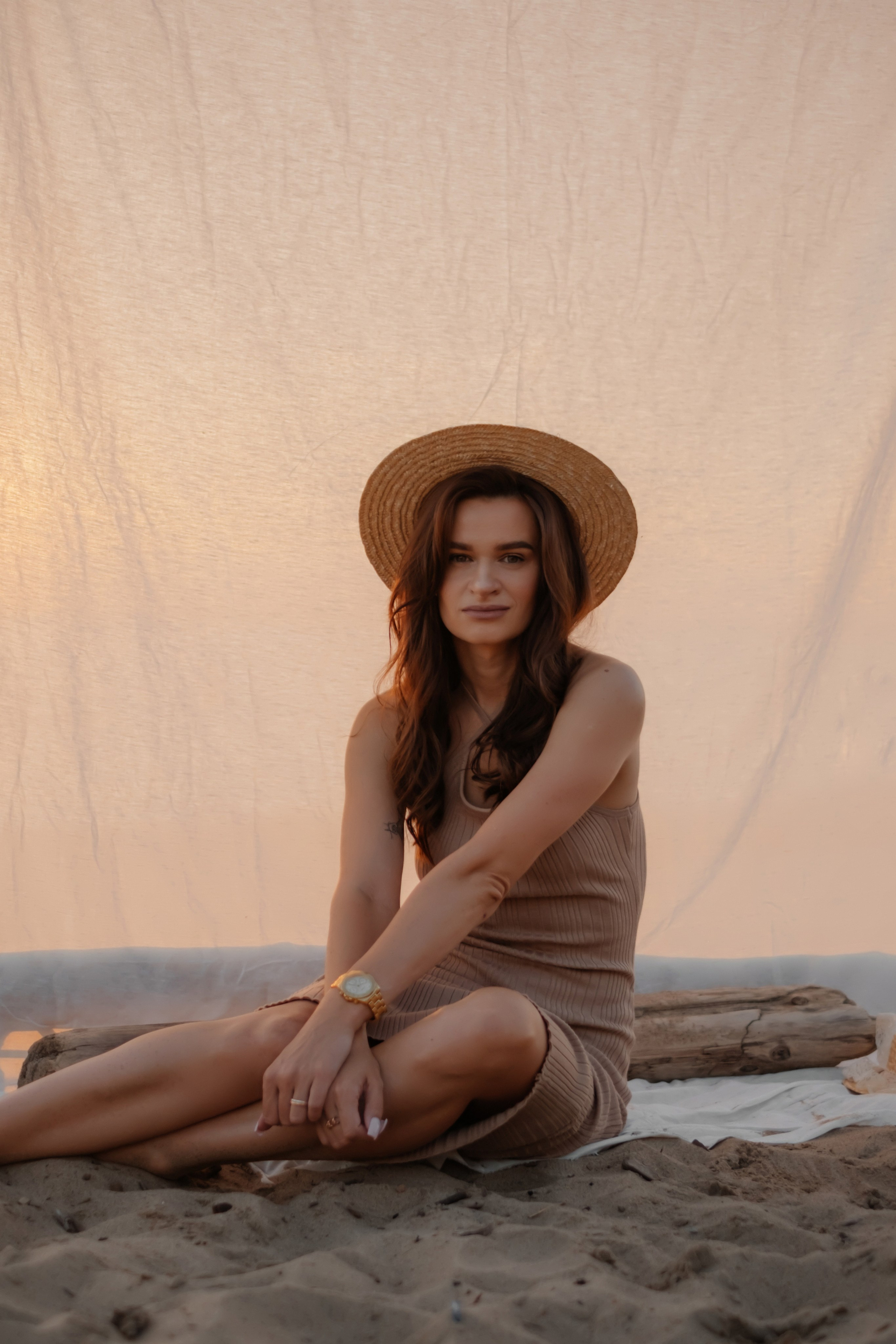 Катя с дочками на берегу. Фотограф в Новосибирске Диана Ильиных