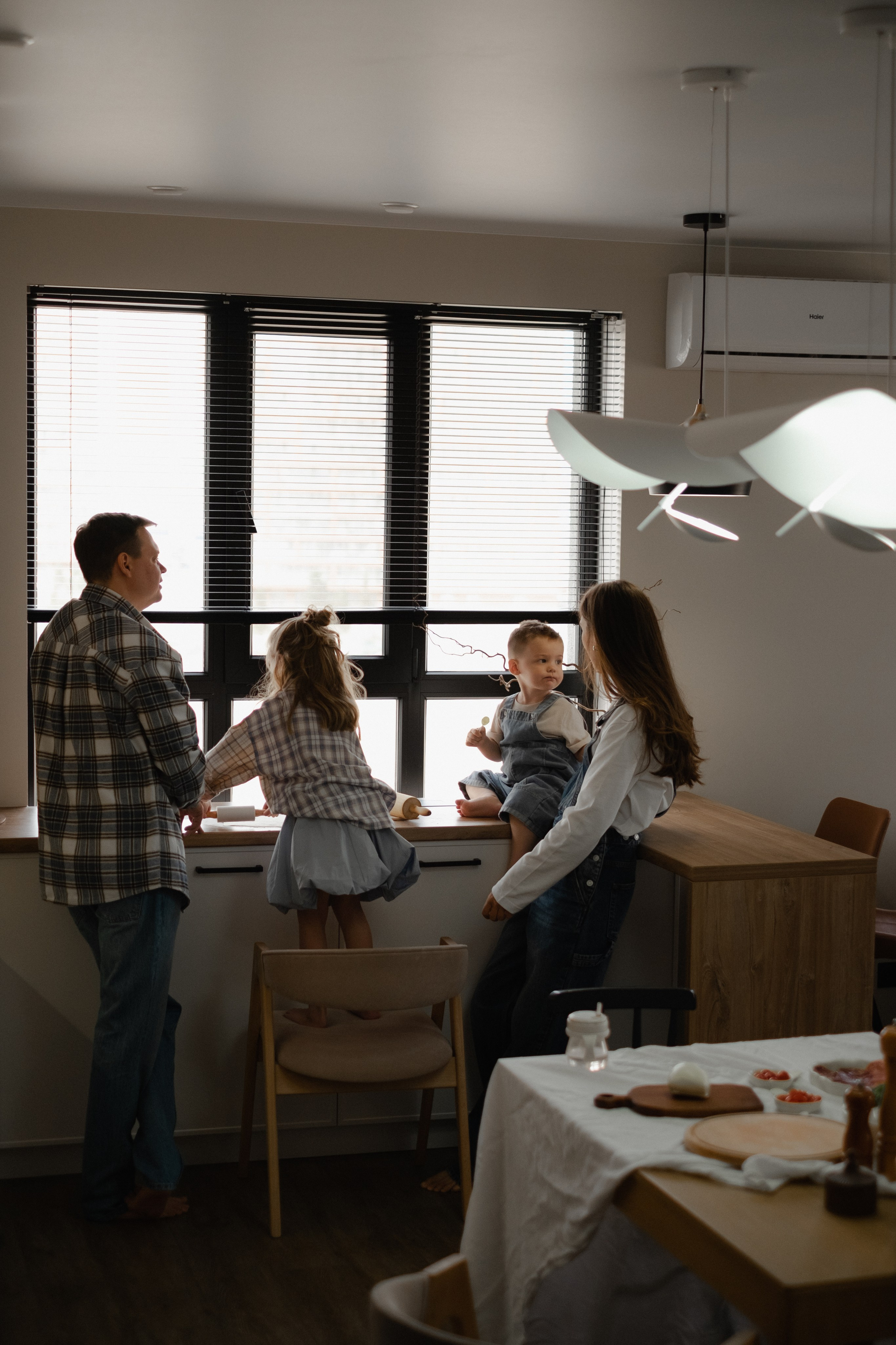 Элла, Кирилл, Алиса и Даниил | домашняя съемка. Фотограф в Новосибирске Диана Ильиных