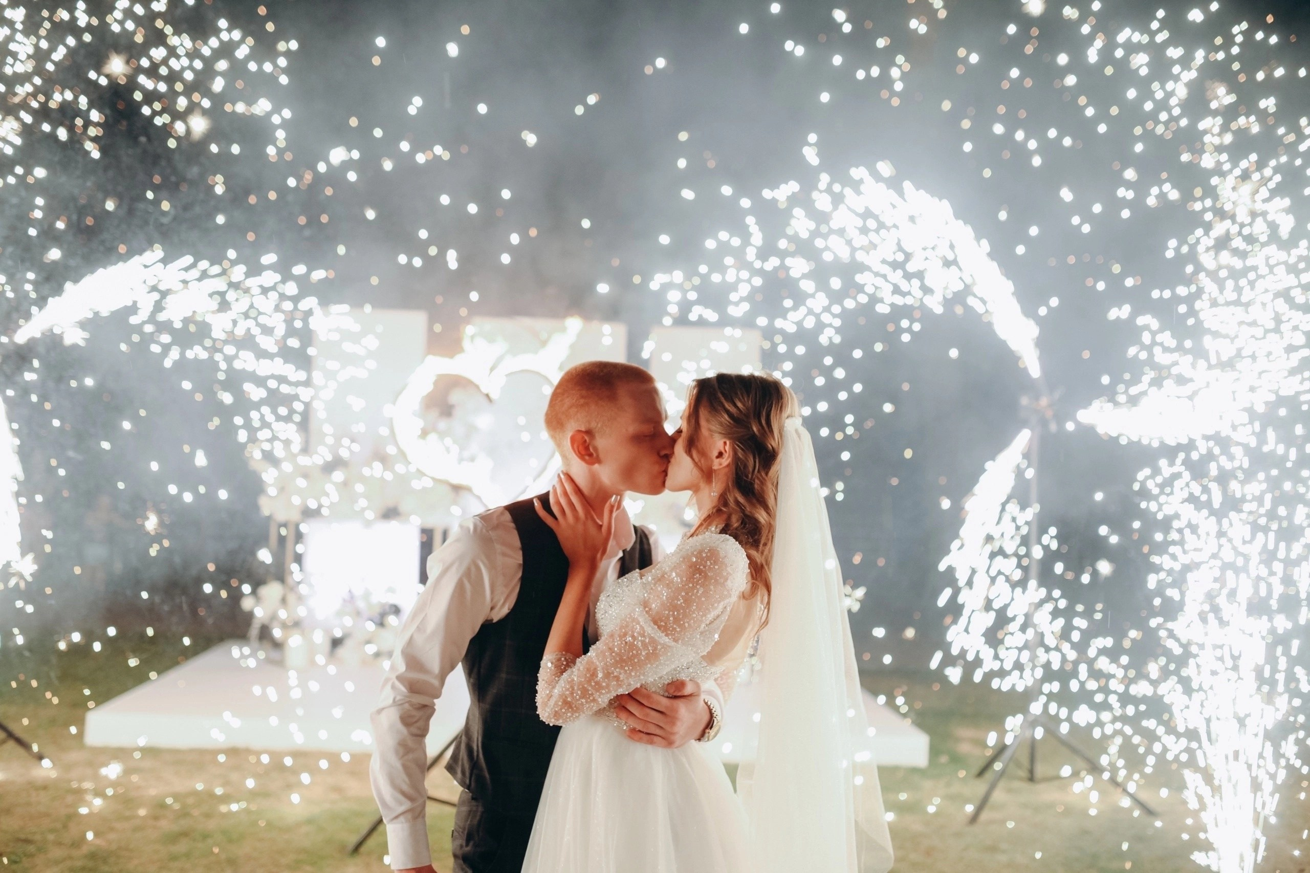 Огненно-пиротехническое шоу, салюты, пиротехника на ваш праздник!