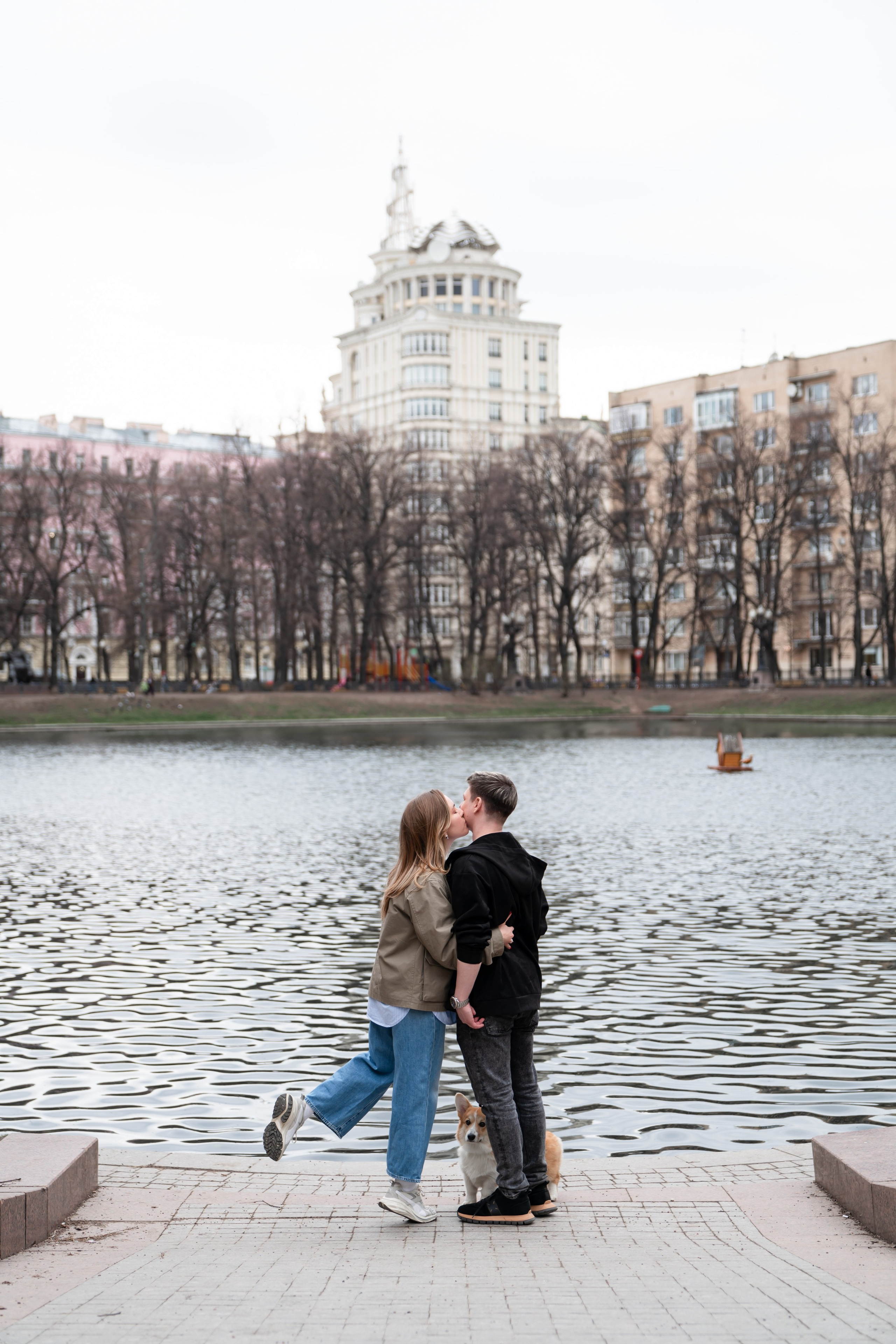 Прогулка на Патриарших прудах. Свадебный фотограф Вера Климова