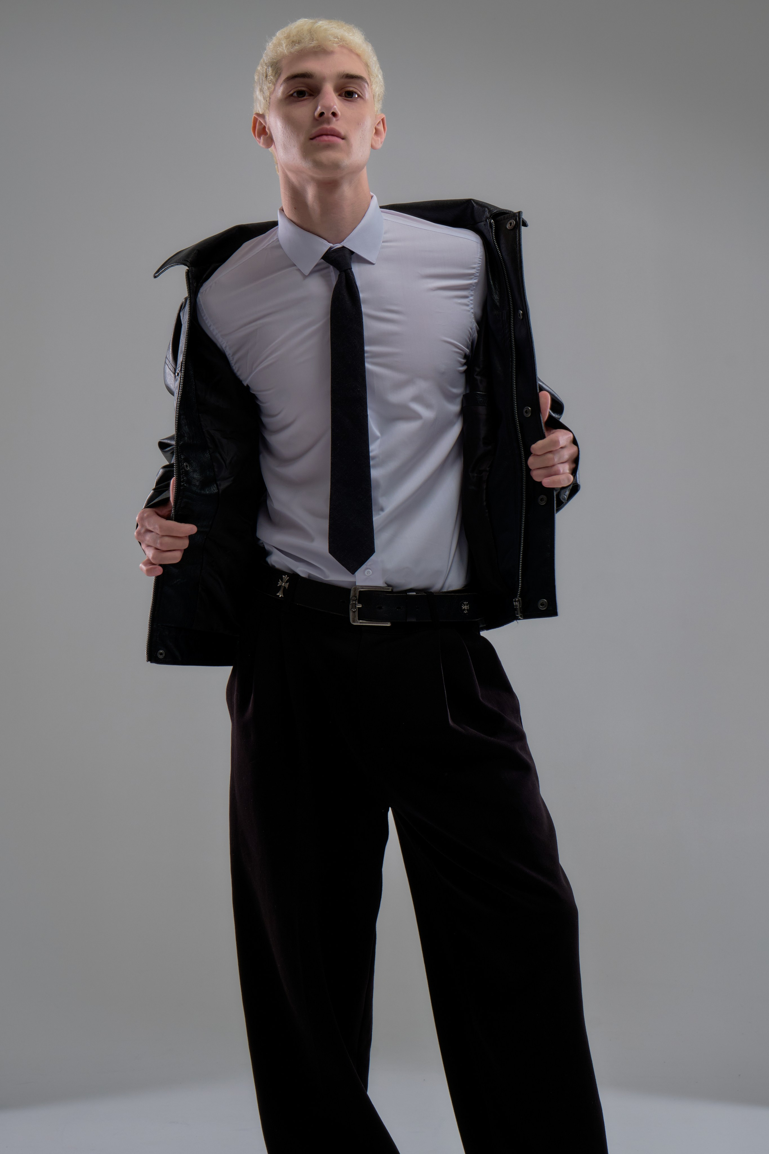 Я  фотограф. Работаю в городе Москва,