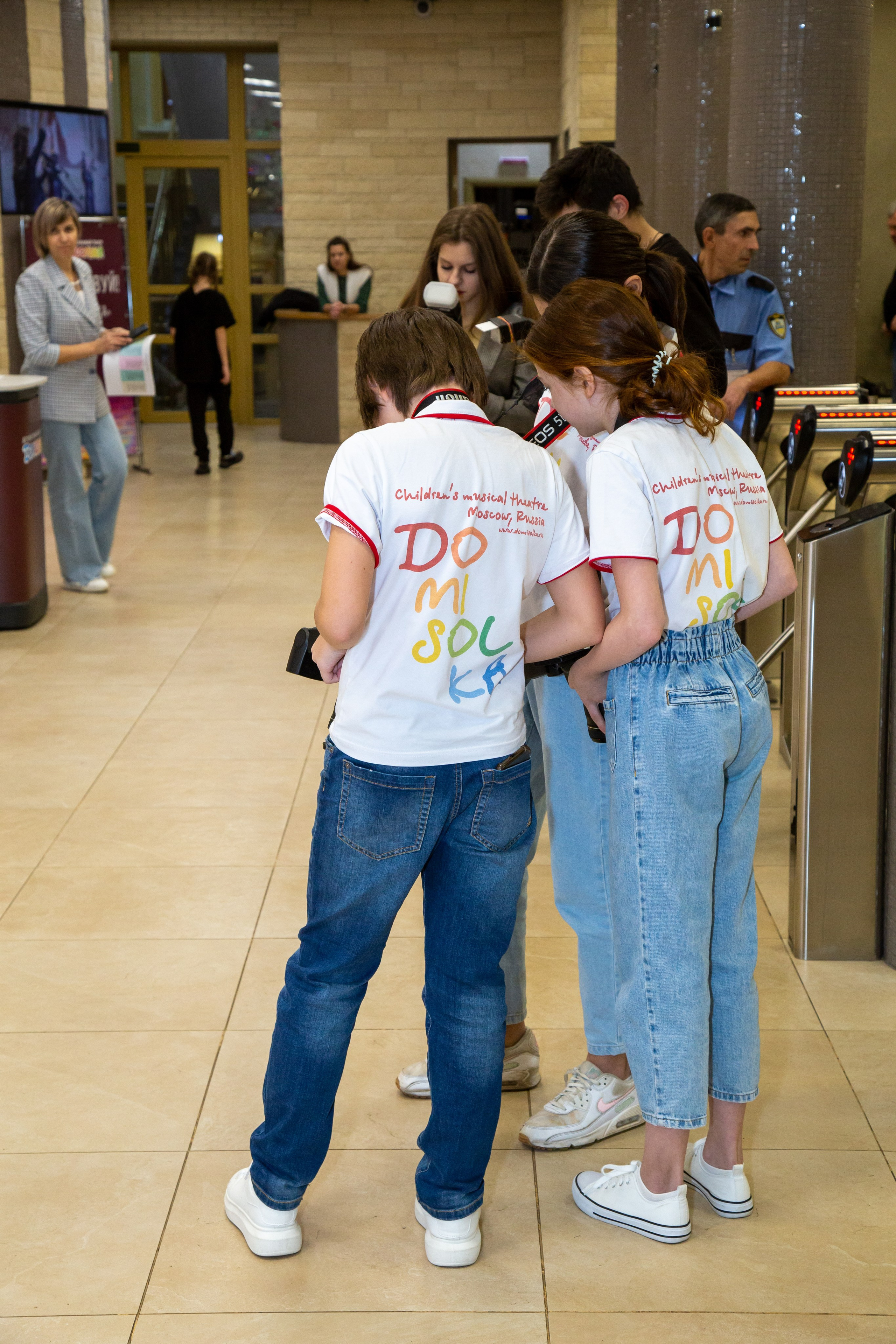 Репортажная съёмка для Домисольки на новый год. «Студия DRONAVT`s» — видеосъёмка и фотография г. Москва