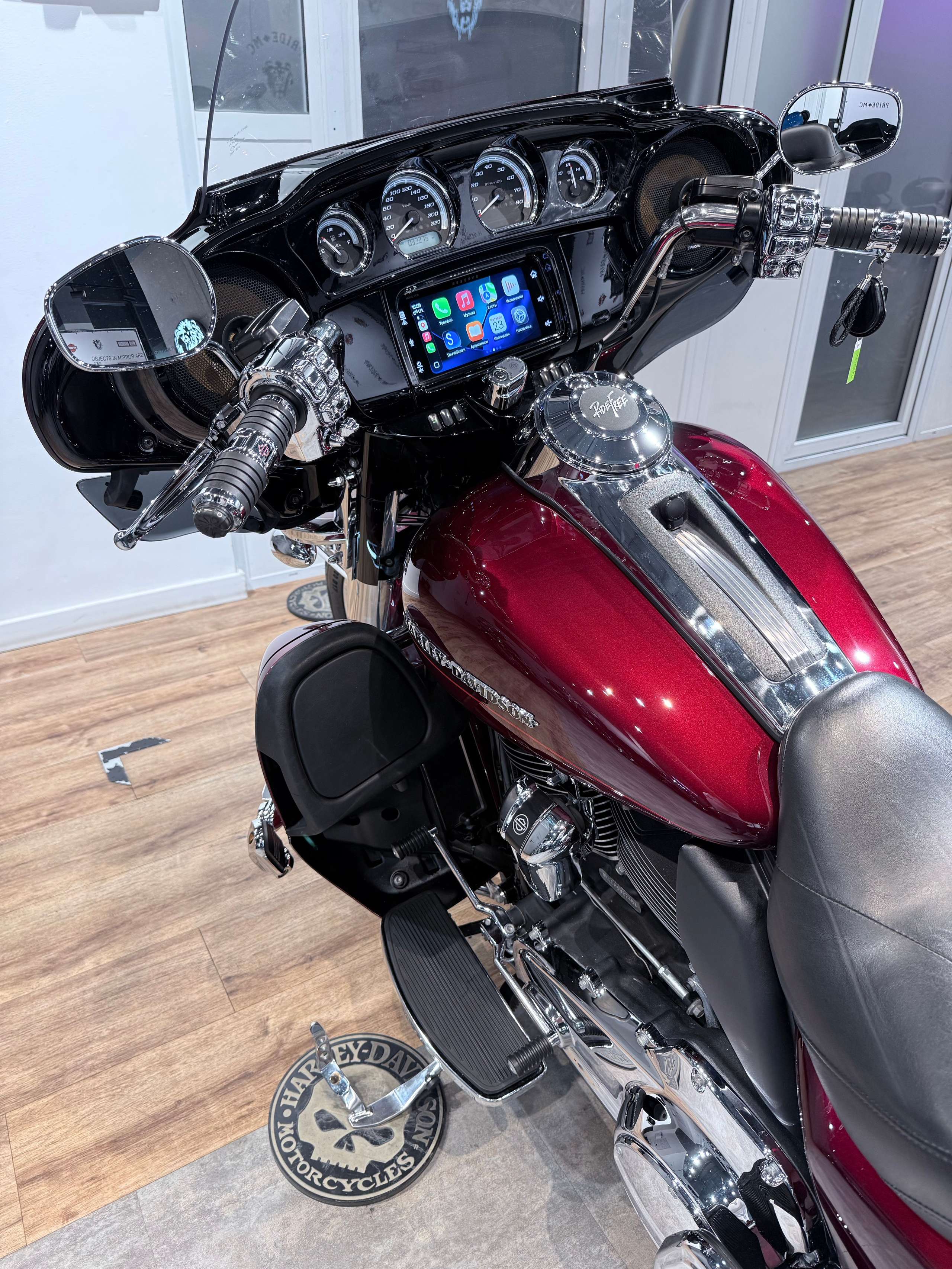 Electra Glide Ultra Limited. Hello Davidson, Москва. Только хорошие мотоциклы…