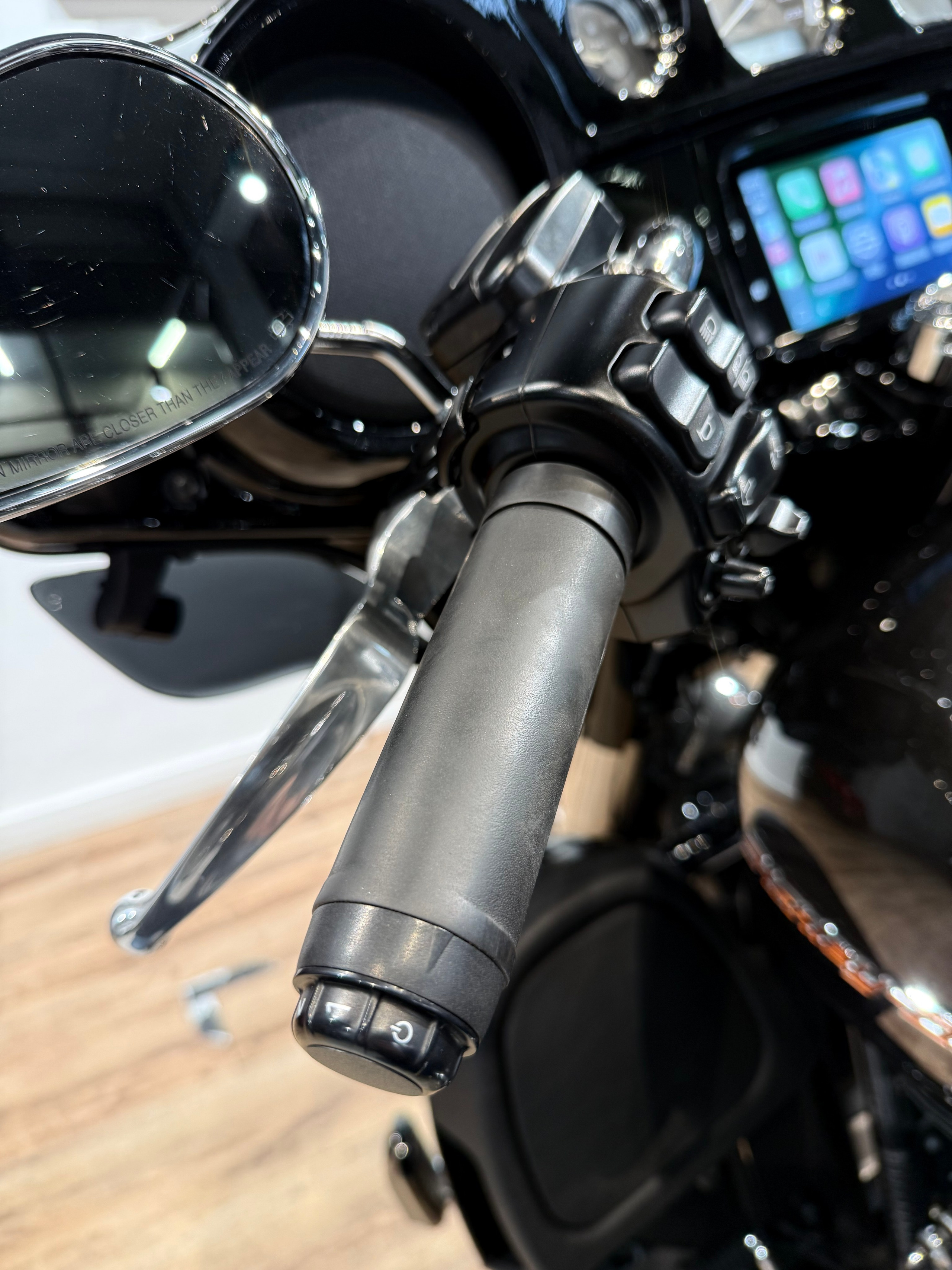 114 Electra Glide Limited (KessTech). Hello Davidson, Москва. Только хорошие мотоциклы…