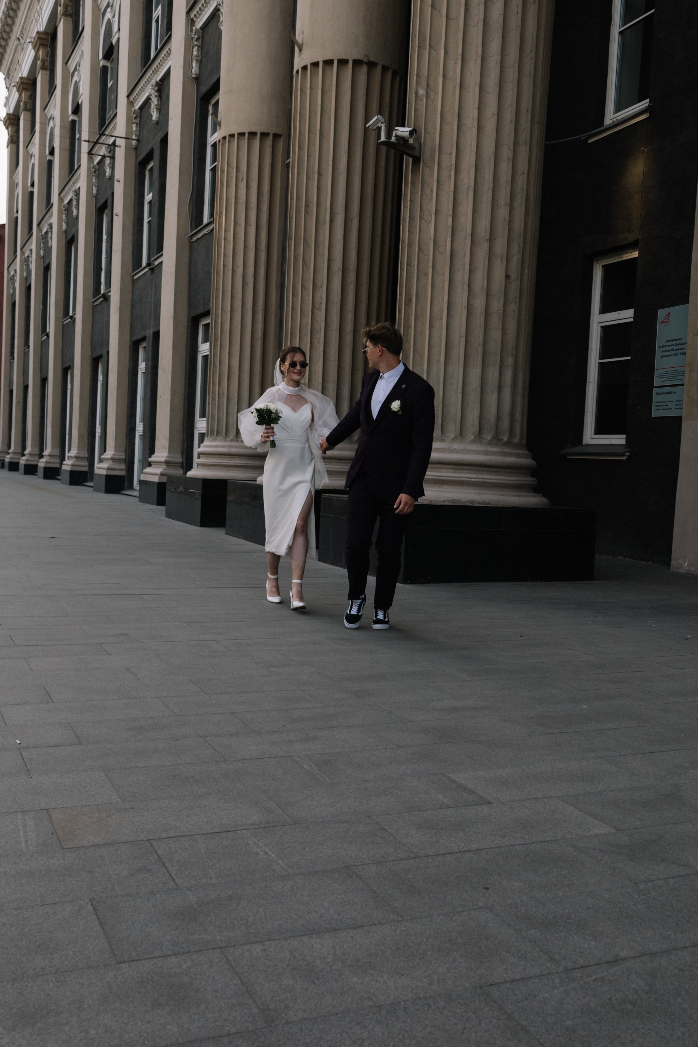 Владислав и Юлия Вечерняя прогулка по городу. Свадебный Фотограф в Иркутске Екатерина Елисеева