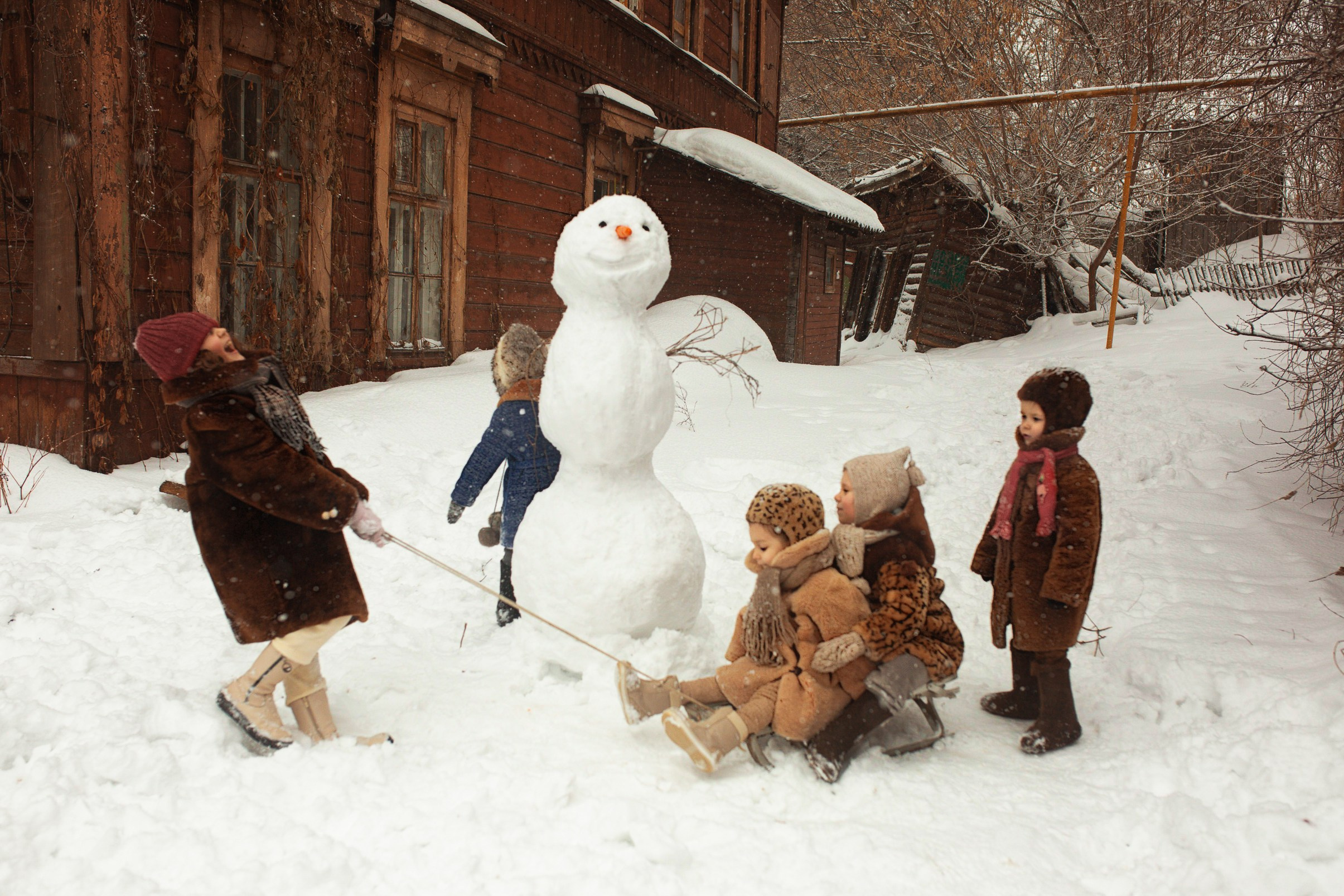 Мы лепим снеговика!. Съемка Таинств Крещения Венчания, детские и семейные съемки в Пензе