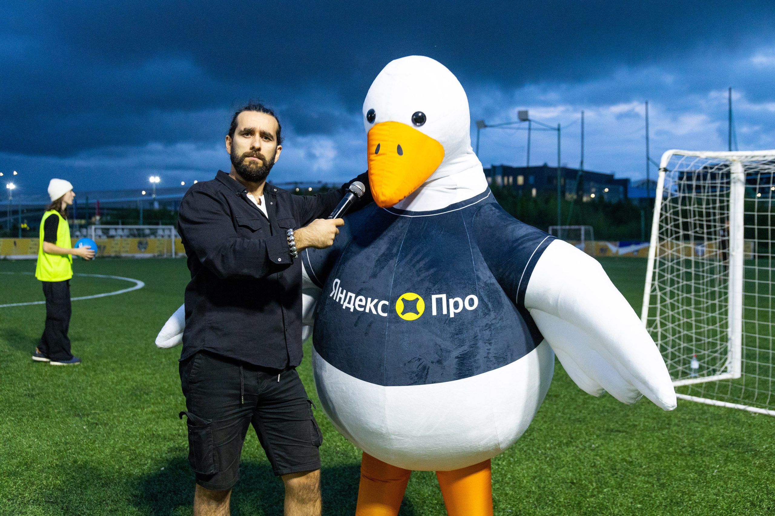 Футбольный матч между компаниями сферы такси. Фотограф Родион Нарудинов