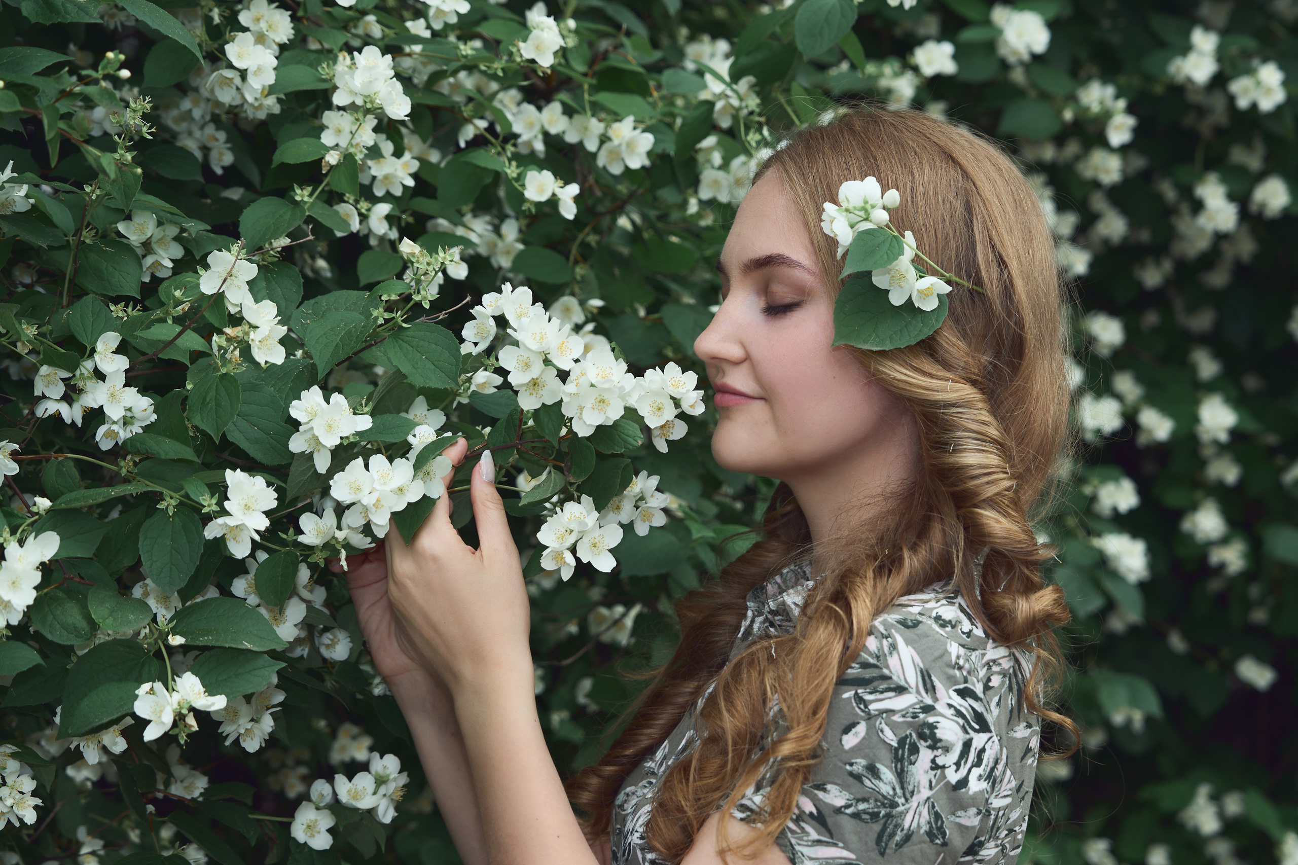 Съемка Анастасии в жасмине. Фотограф Светлана Боровикова в Домодедове