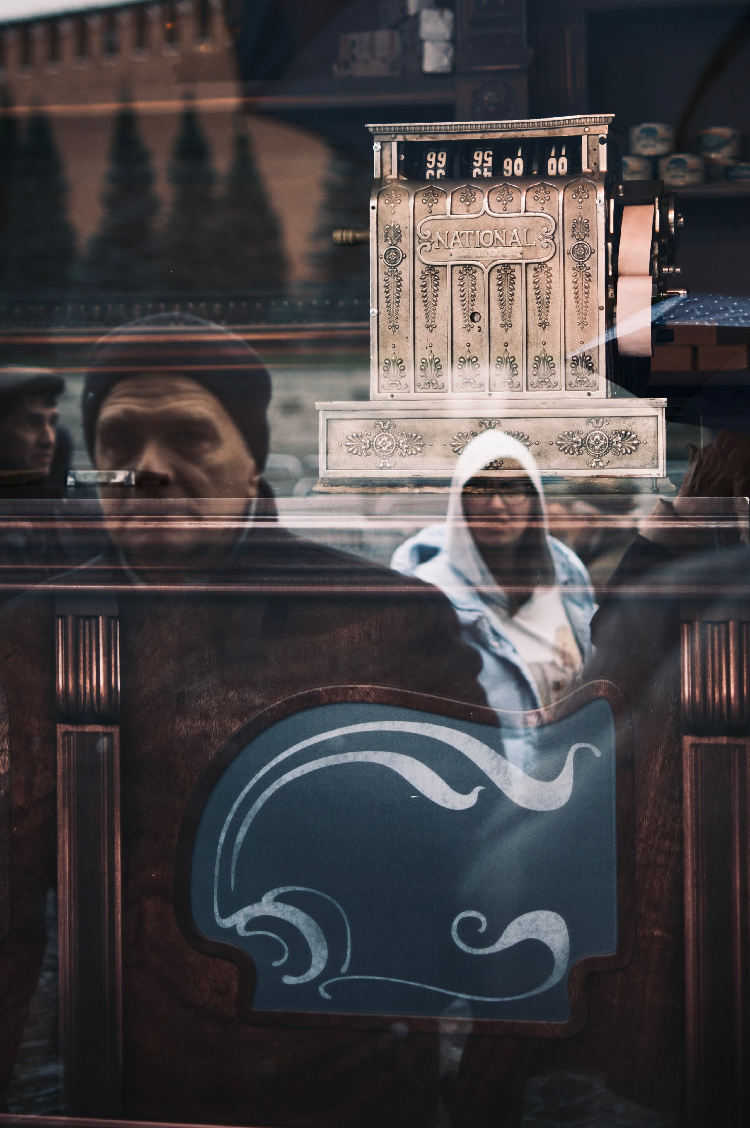 Отбили на стекле