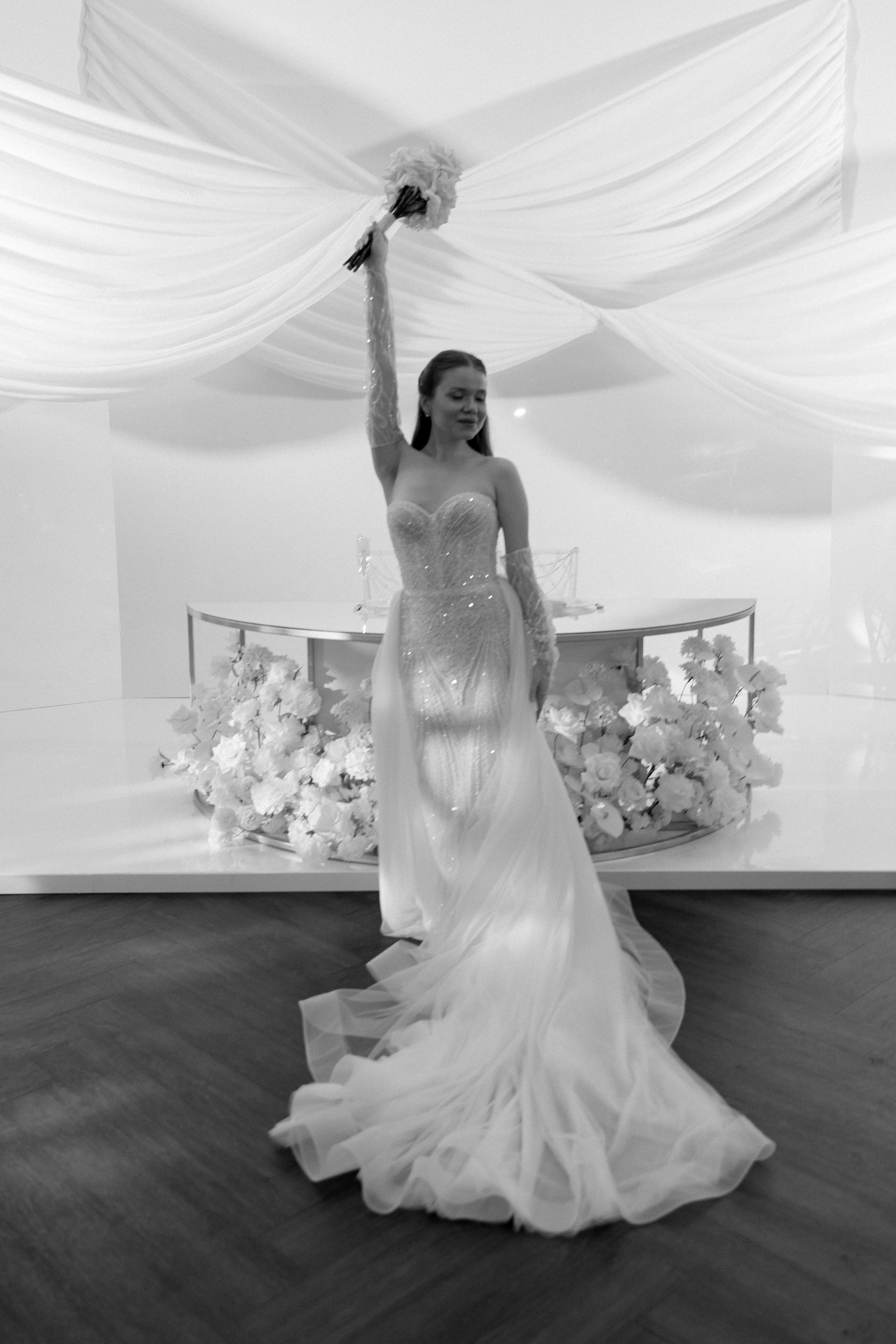 СВАДЕБНАЯ СЬЕМКА СБОРОВ В ОТЕЛЕ И ВЫЕЗД НА ЦЕРЕМОНИЮ (СНЯТО В СИБИРЕ В НИЖНЕВАРТОВСКЕ). Профессиональный фотограф, Санкт-Петербург — Виктория Богомолова