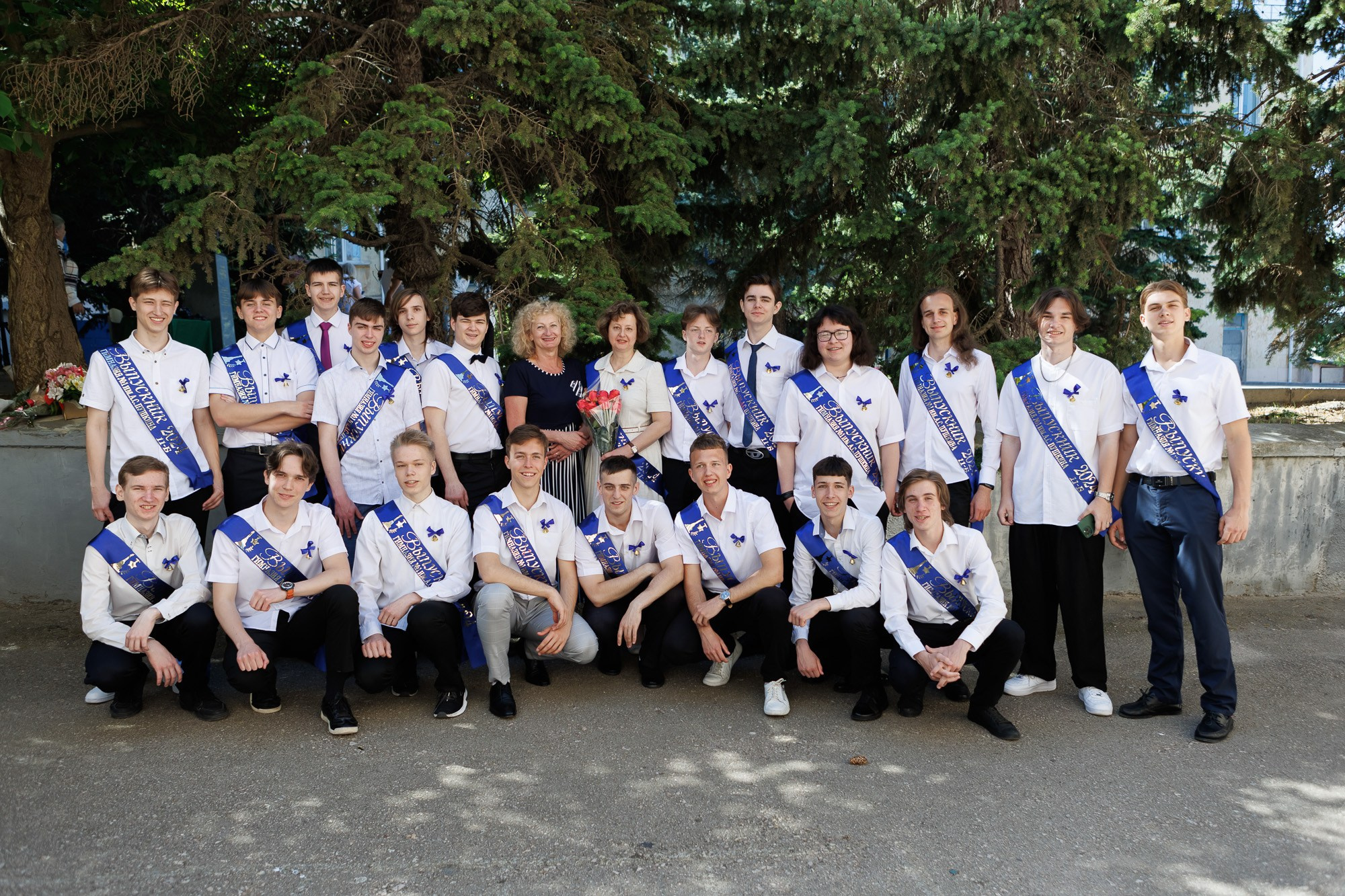 Последний звонок в Гимназии № 1, г. Севастополь. Свадебный фотограф, фотосъемка в Крыму, Севастополе, Симферополе, Ялте