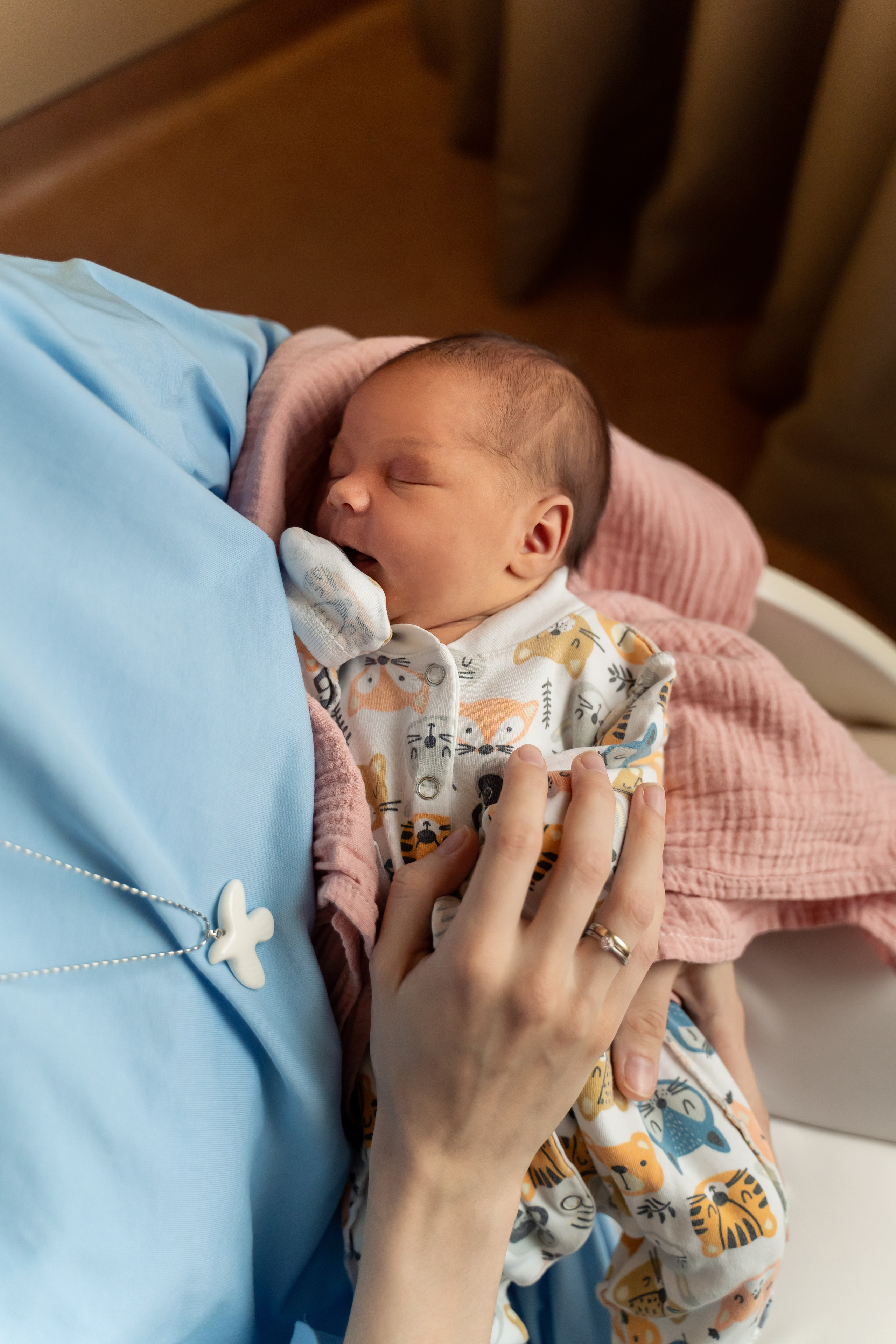 Выписка из роддома ПМЦ на Севастопольском. Фотограф на выписку из роддома Москва