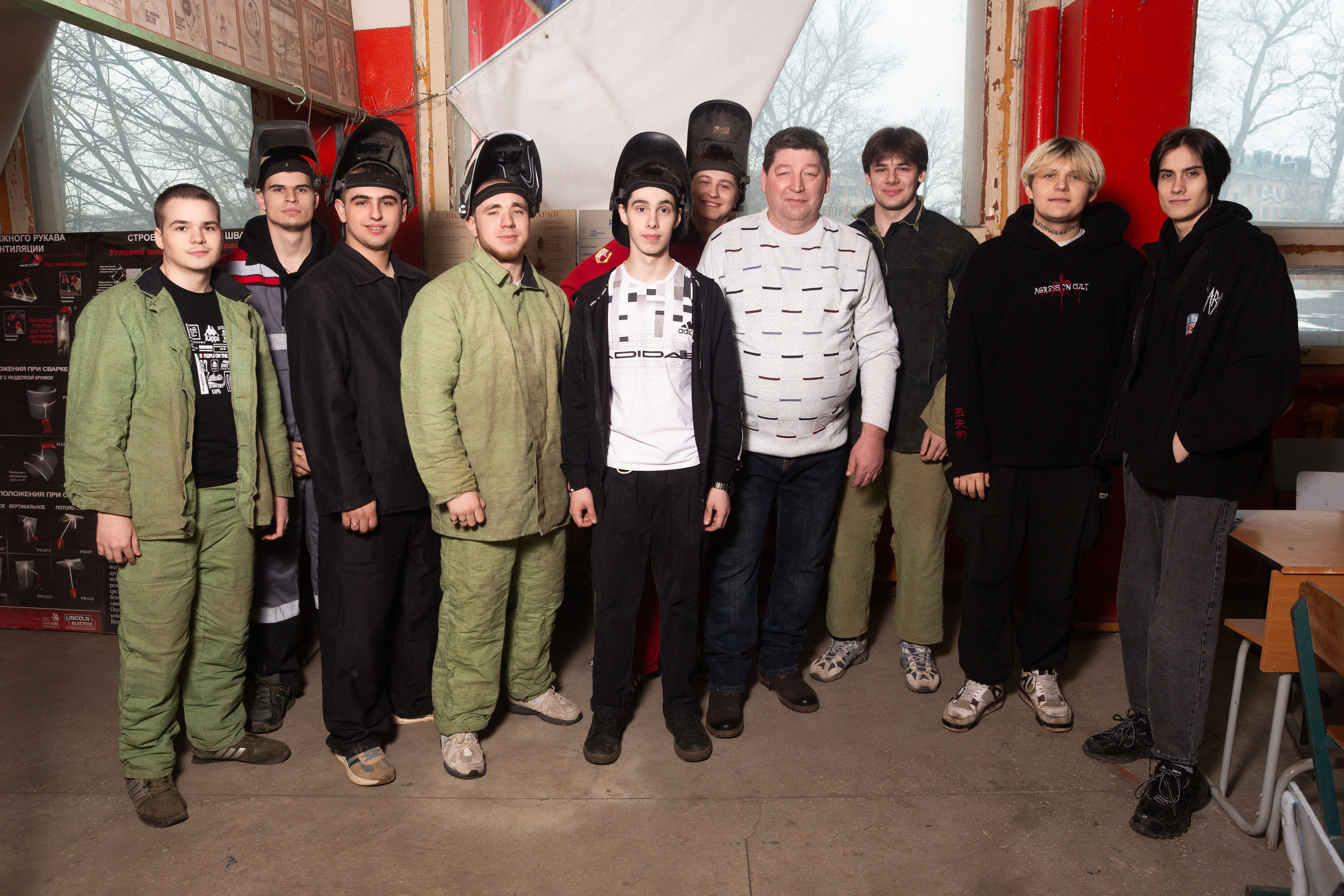 Фотосессия в Цеху для Выпускников Сварочного Производства | Твой Альбом Мценск. ТВОЙ АЛЬБОМ / ТВОИ ПРАВИЛА