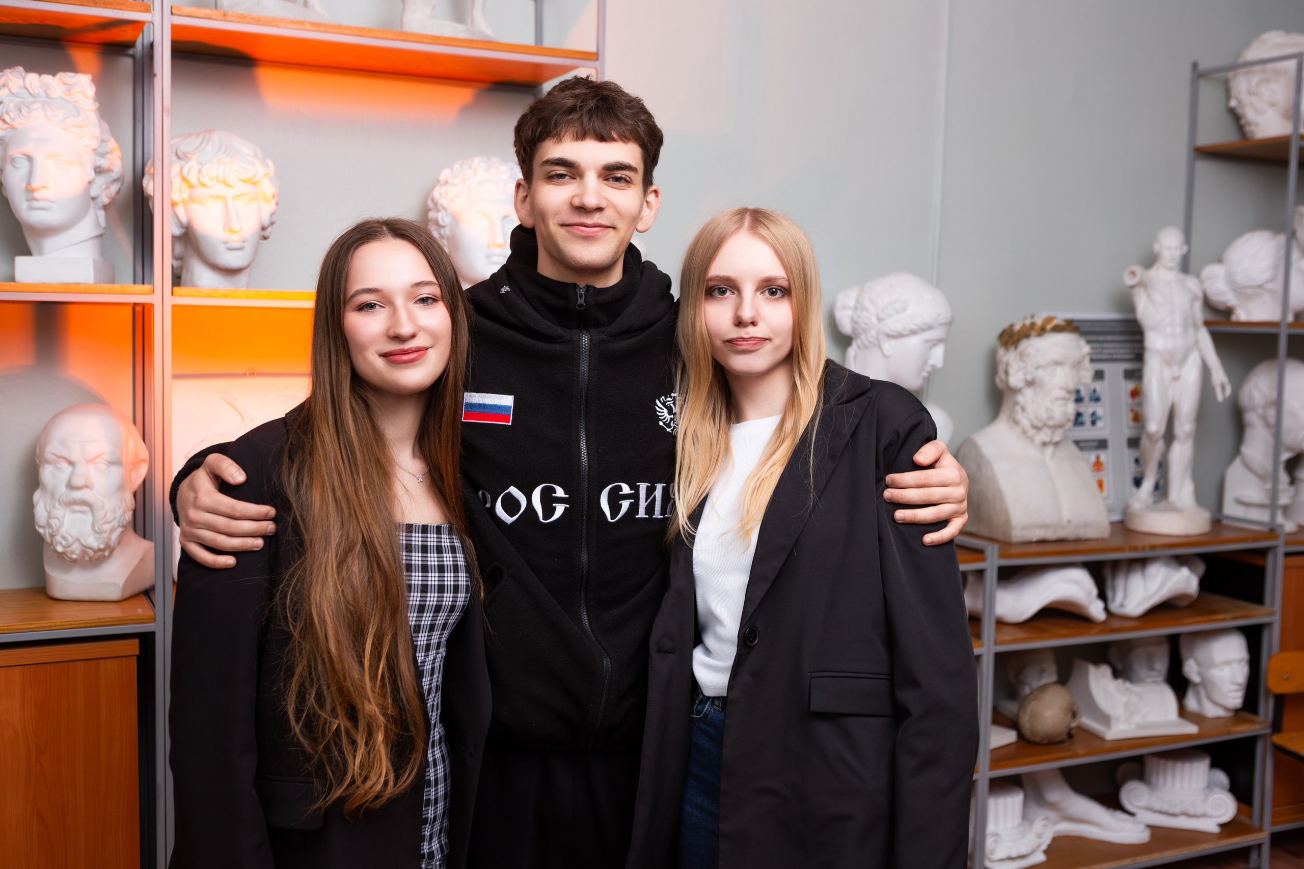 ФОТОСЕССИЯ В АУДИТОРИИ ДЛЯ БУДУЩИХ УЧИТЕЛЕЙ — выпускников Чернского профессионально-педагогического колледжа. ТВОЙ АЛЬБОМ / ТВОИ ПРАВИЛА