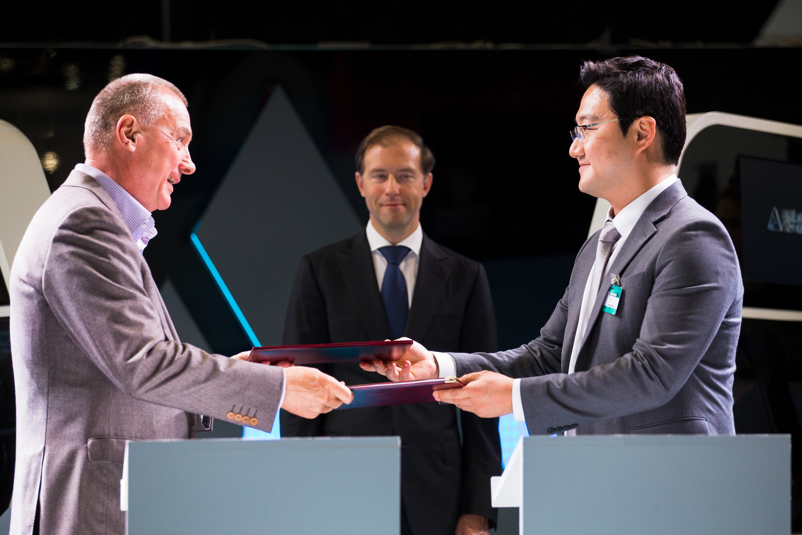 Деловые мероприятия. Tony Mikhailov