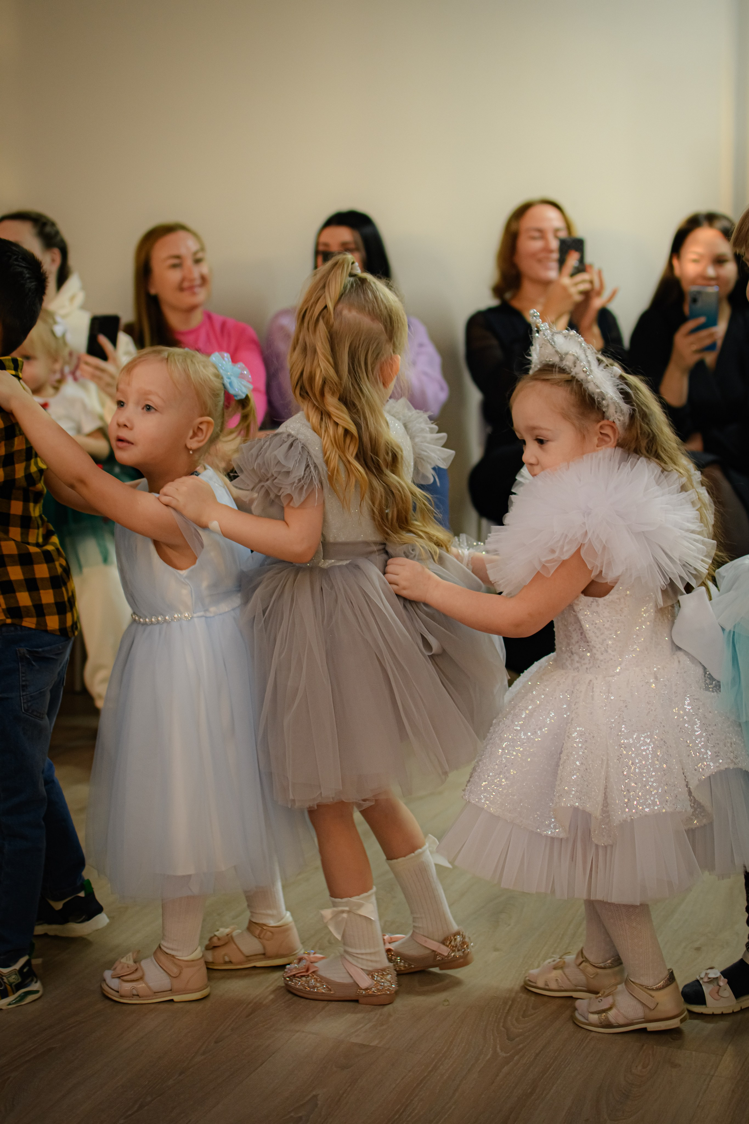 HAPPY NEW YEAR. Photokarish