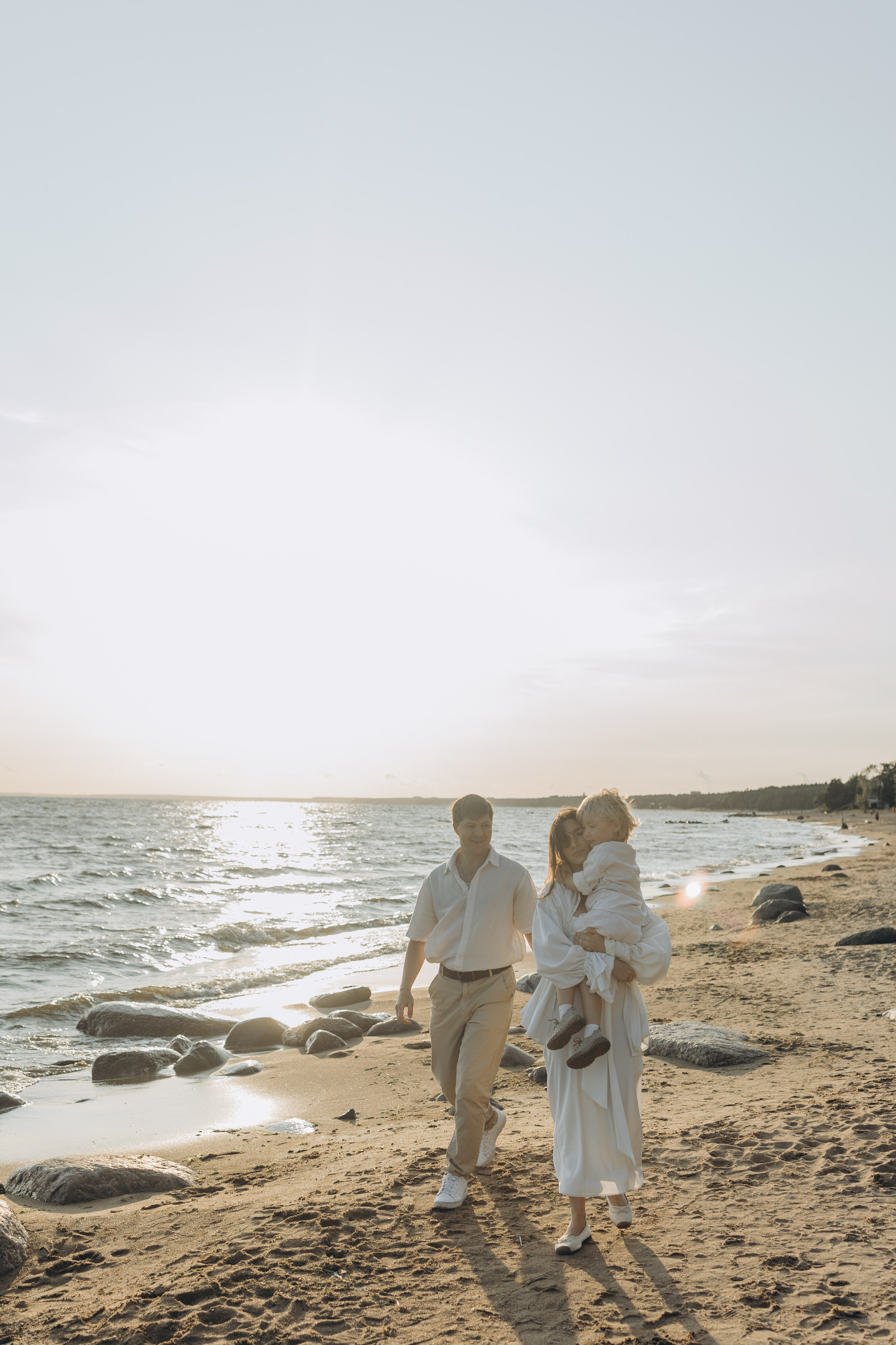 Эмилия, Дмитрий и Демид на Финском заливе. Семейный фотограф в Москве Виктория Ястребинская