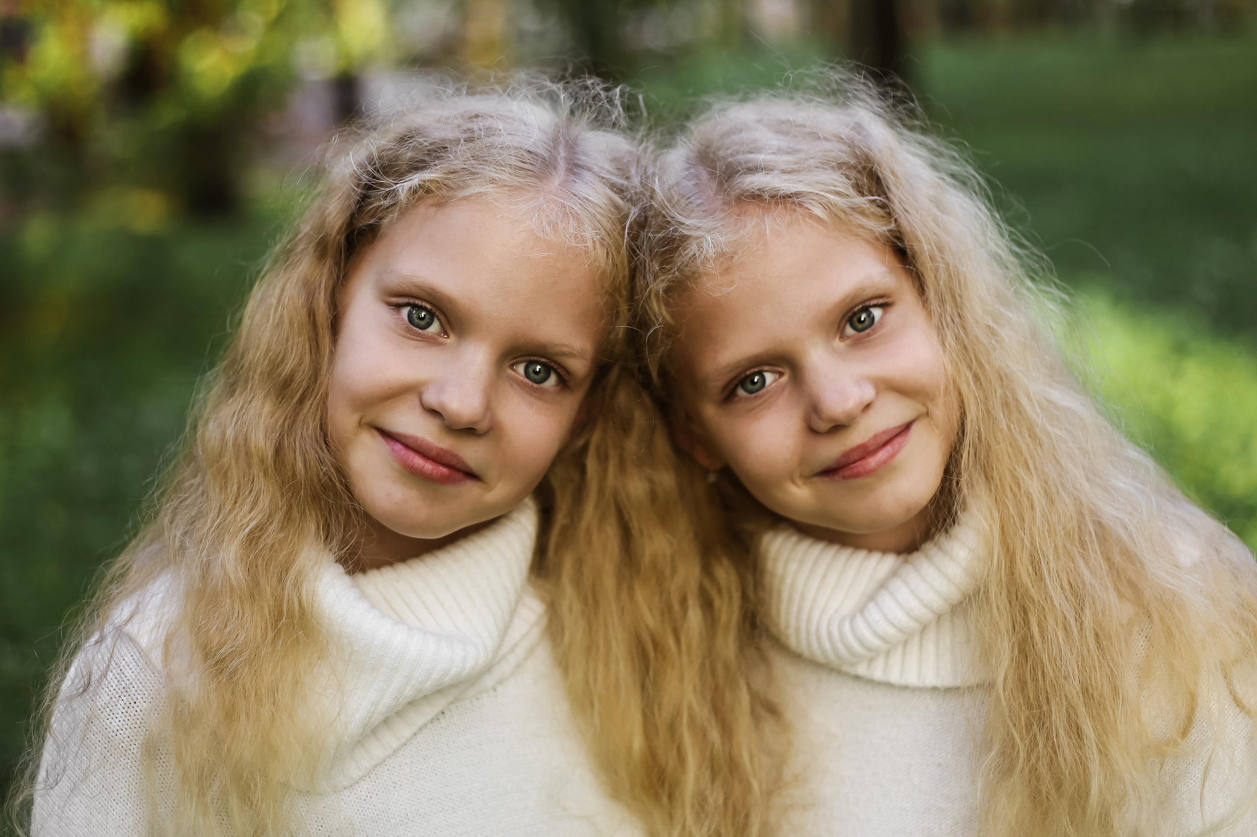 Отражаясь в сестре. Семейный и детский фотограф в Перми Ольга Кошелева