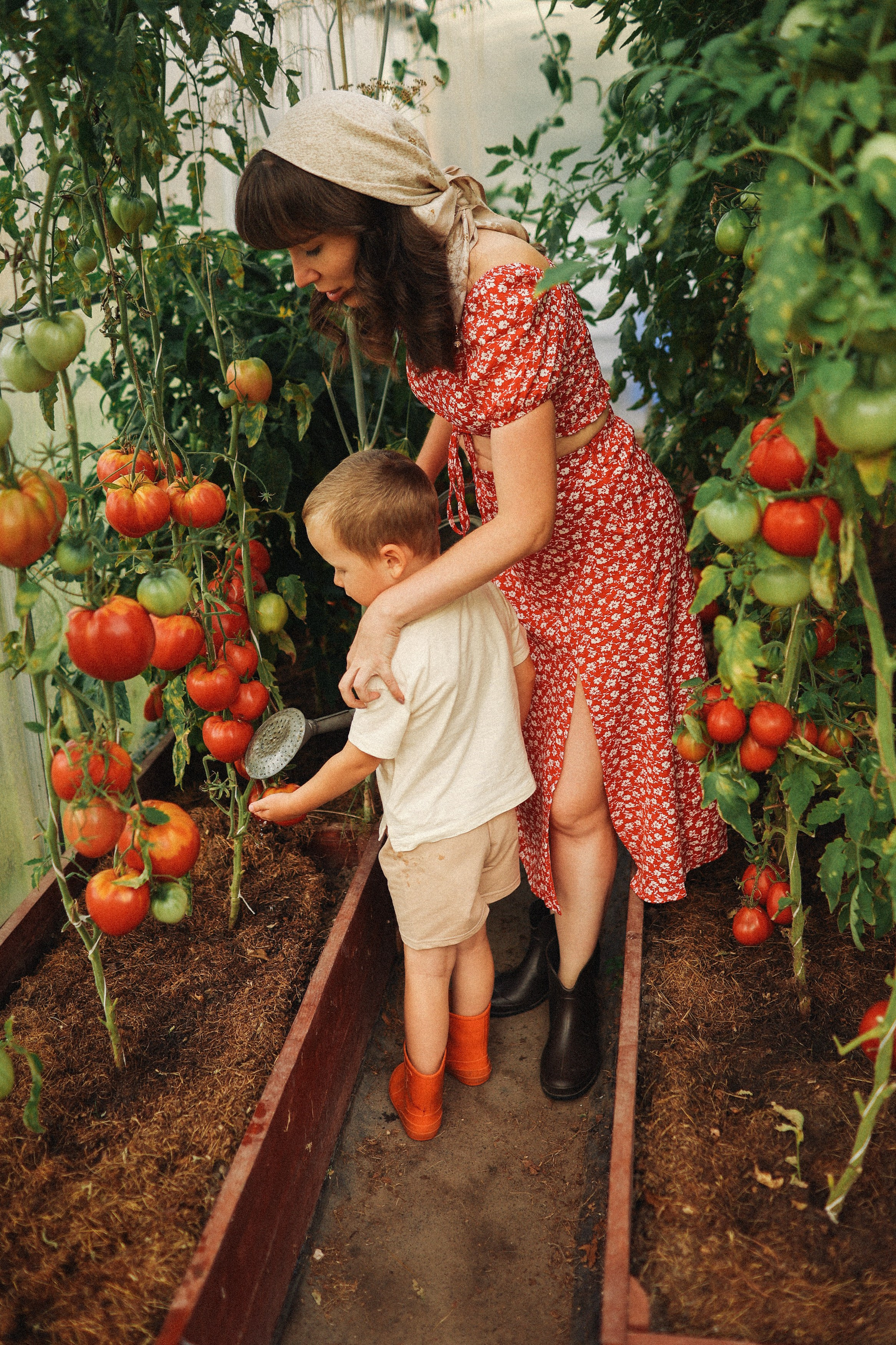 Помидорки Света и Мишенька. Фотограф Владимир Москва