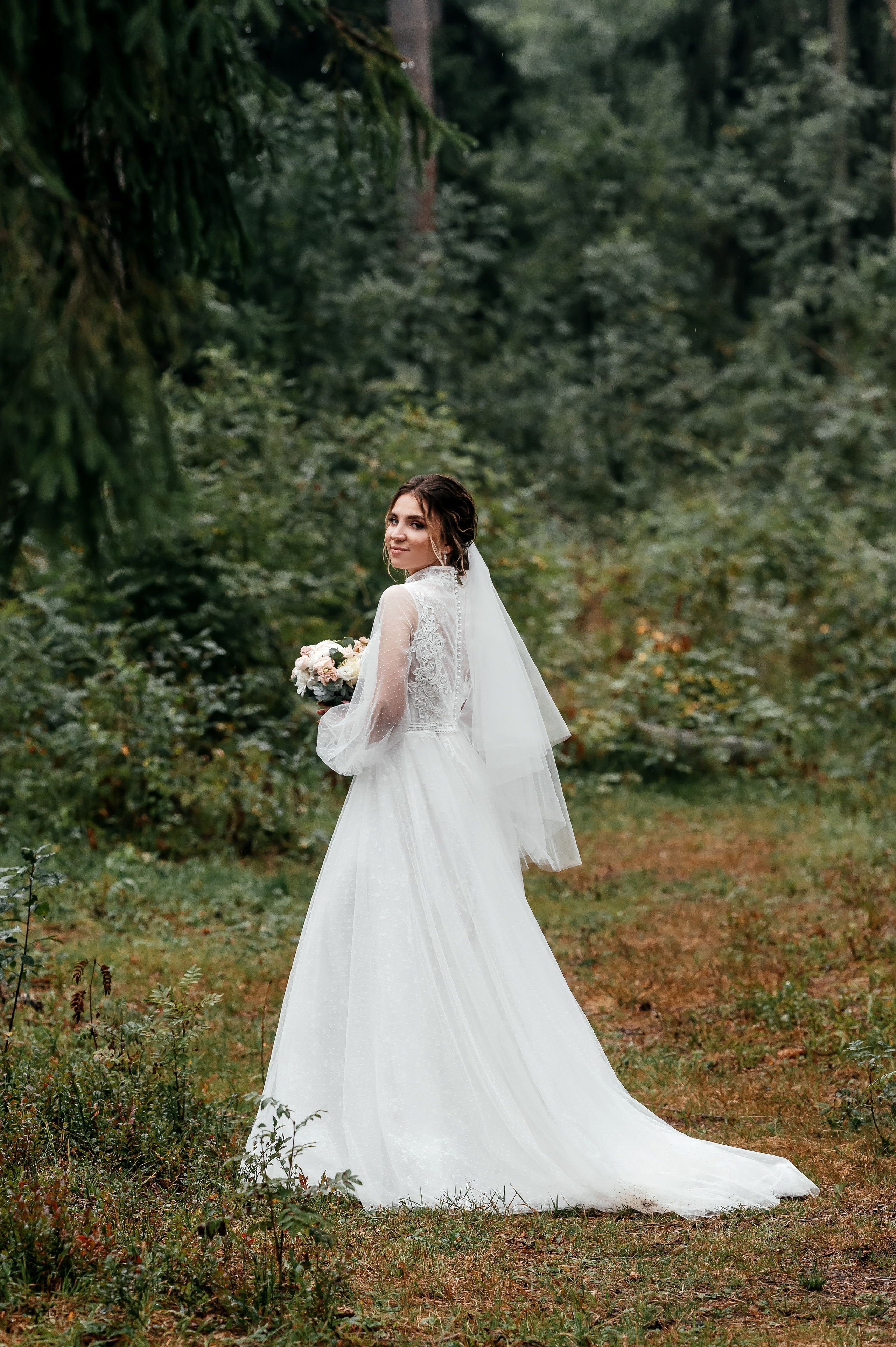 Лесная фотоистория в Загородном клубе «Барин». Свадебный и семейный фотограф Виктория Носачёва. Щелково, Москва и МО