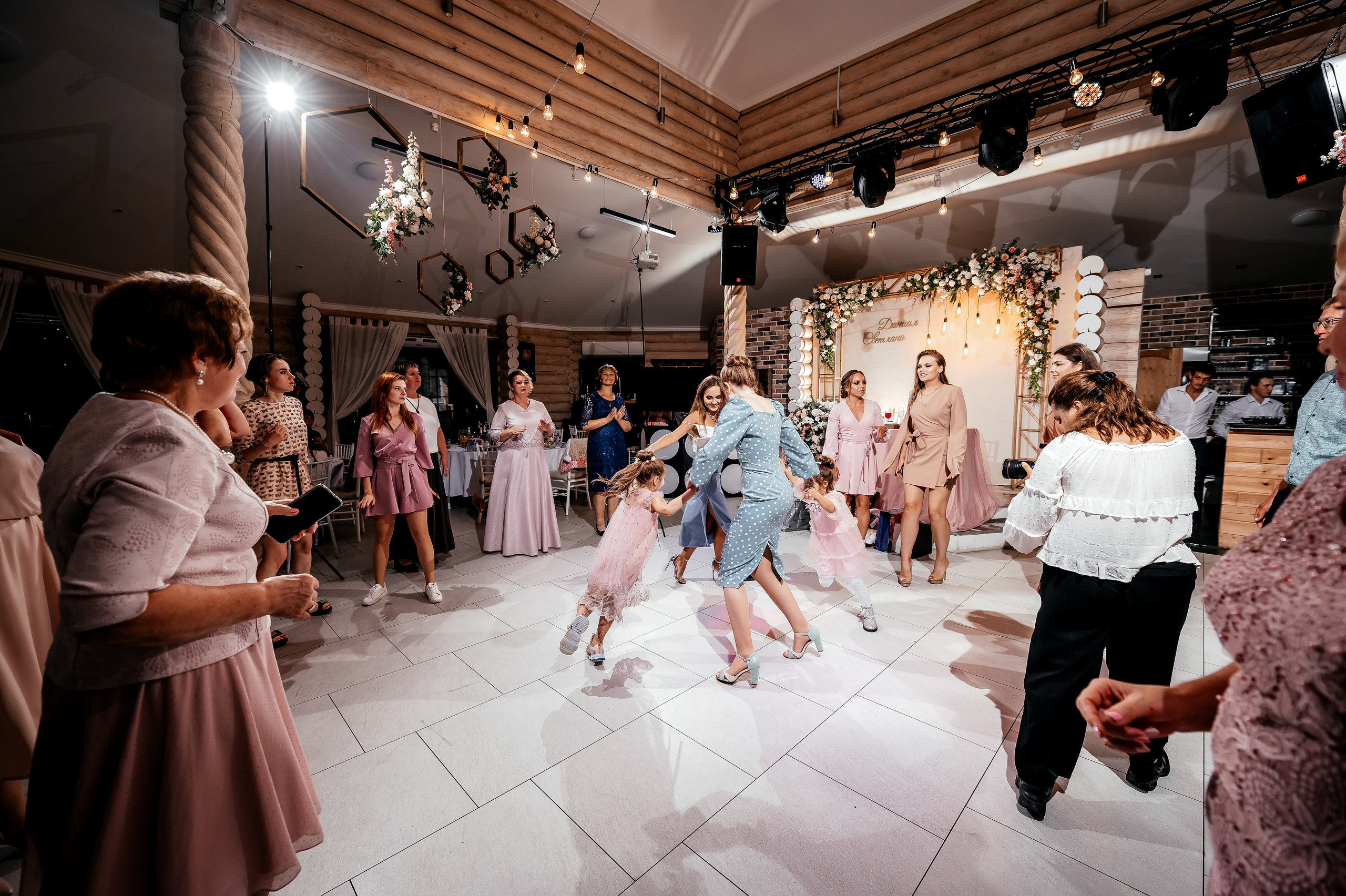 Лесная фотоистория в Загородном клубе «Барин». Свадебный и семейный фотограф Виктория Носачёва. Щелково, Москва и МО