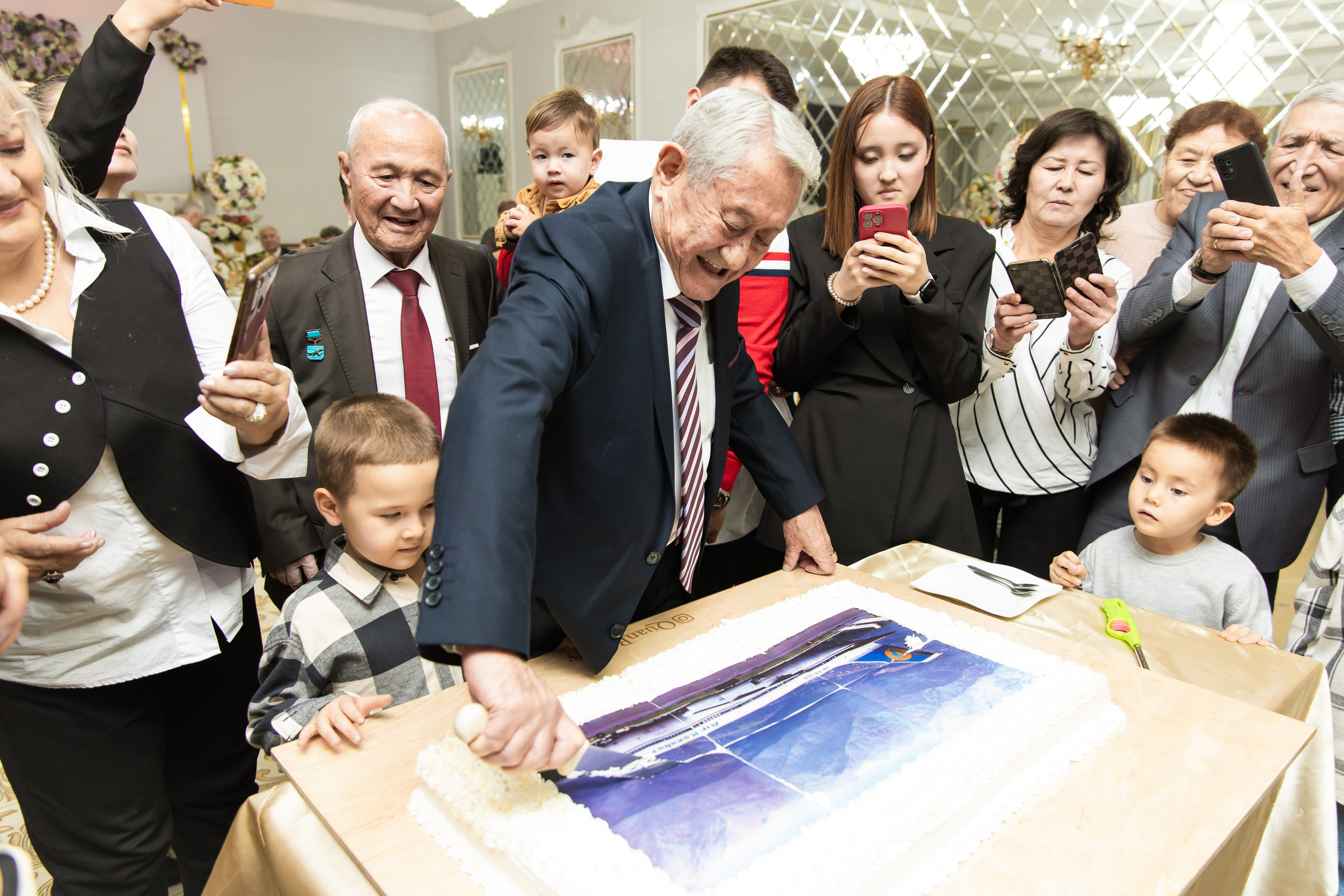 Юбилей. Свадебный и студийный фотограф в Алматы Ильяс Кырбаев