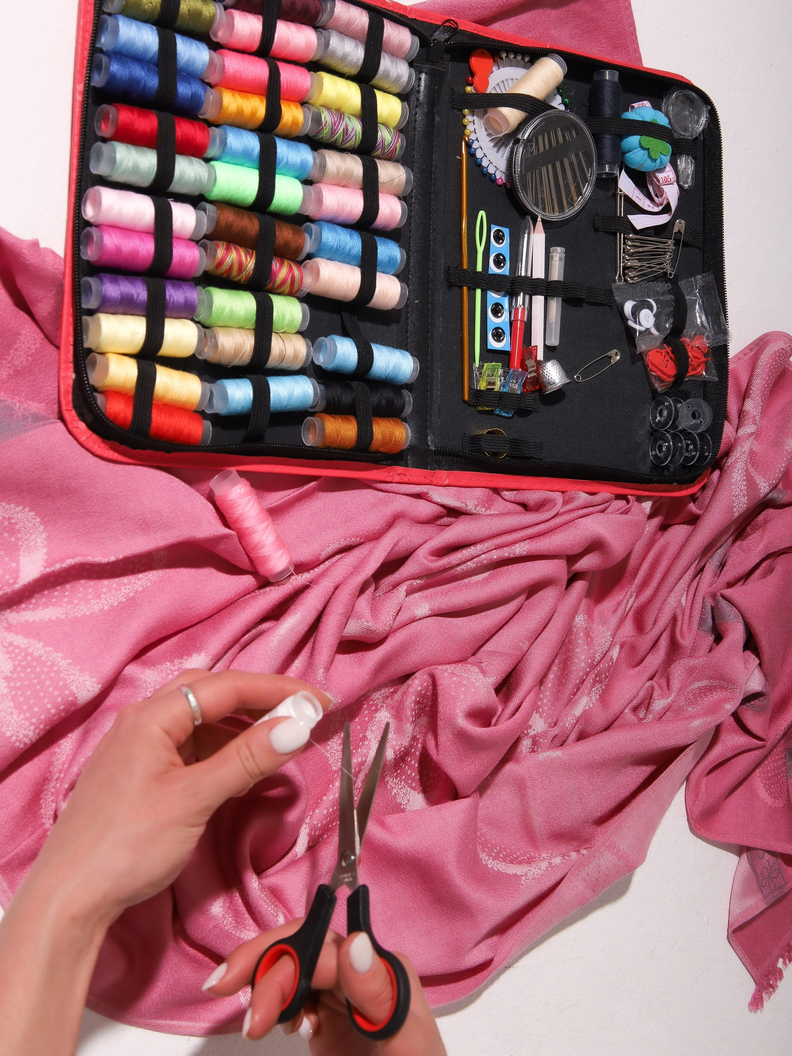 Швейный набор. Ваш семейный фотограф