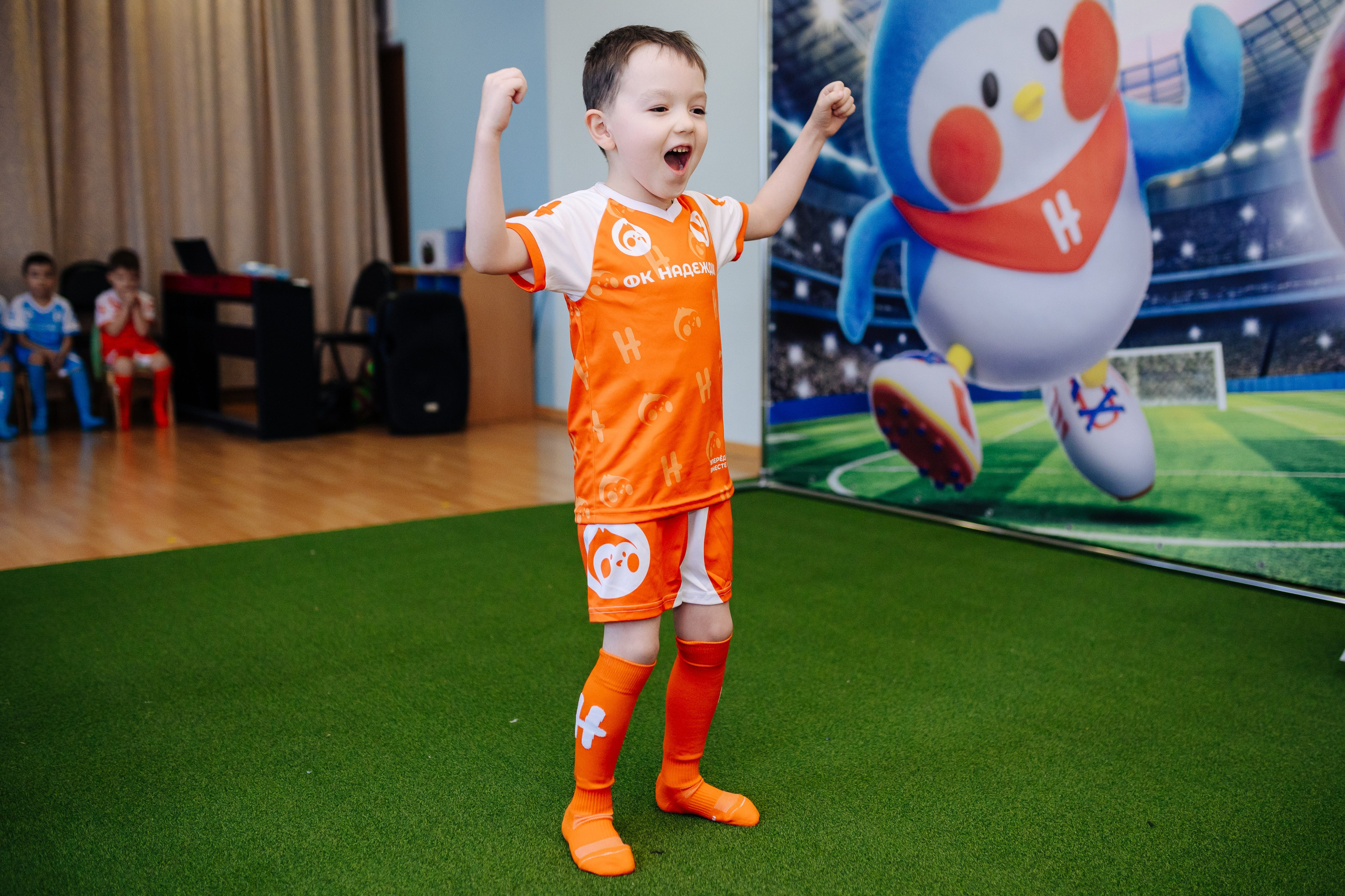 Фотосессия с кубком в детских садах г. Магнитогорска. Денис Прохоров Фотограф в г. Магнитогорск