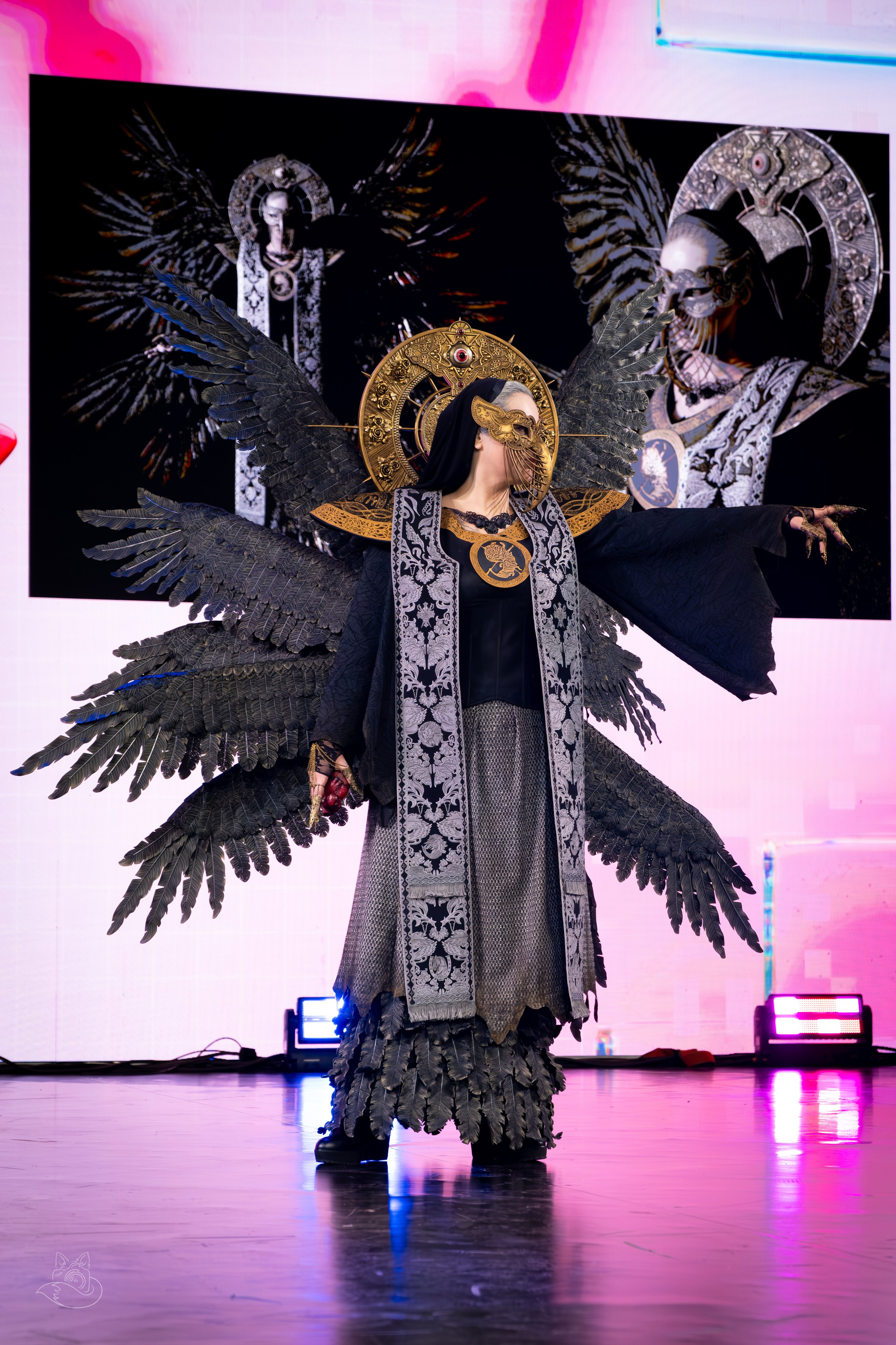 Сцена РЭД ЭКСПО 2024. Косплей фотограф