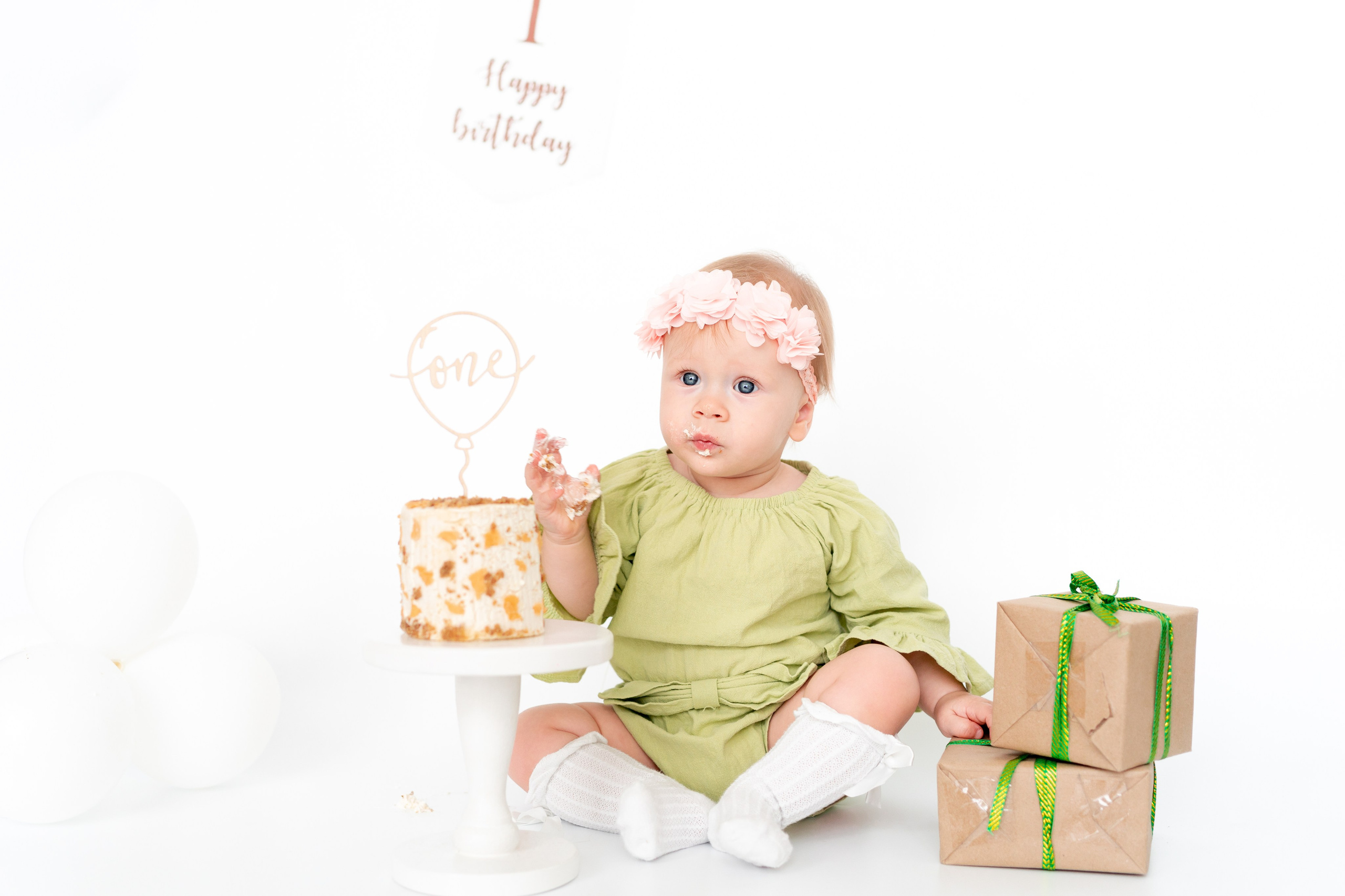 Крушение торта, Smash cake. Детская, семейная фотостудия в Санкт-Петербурге