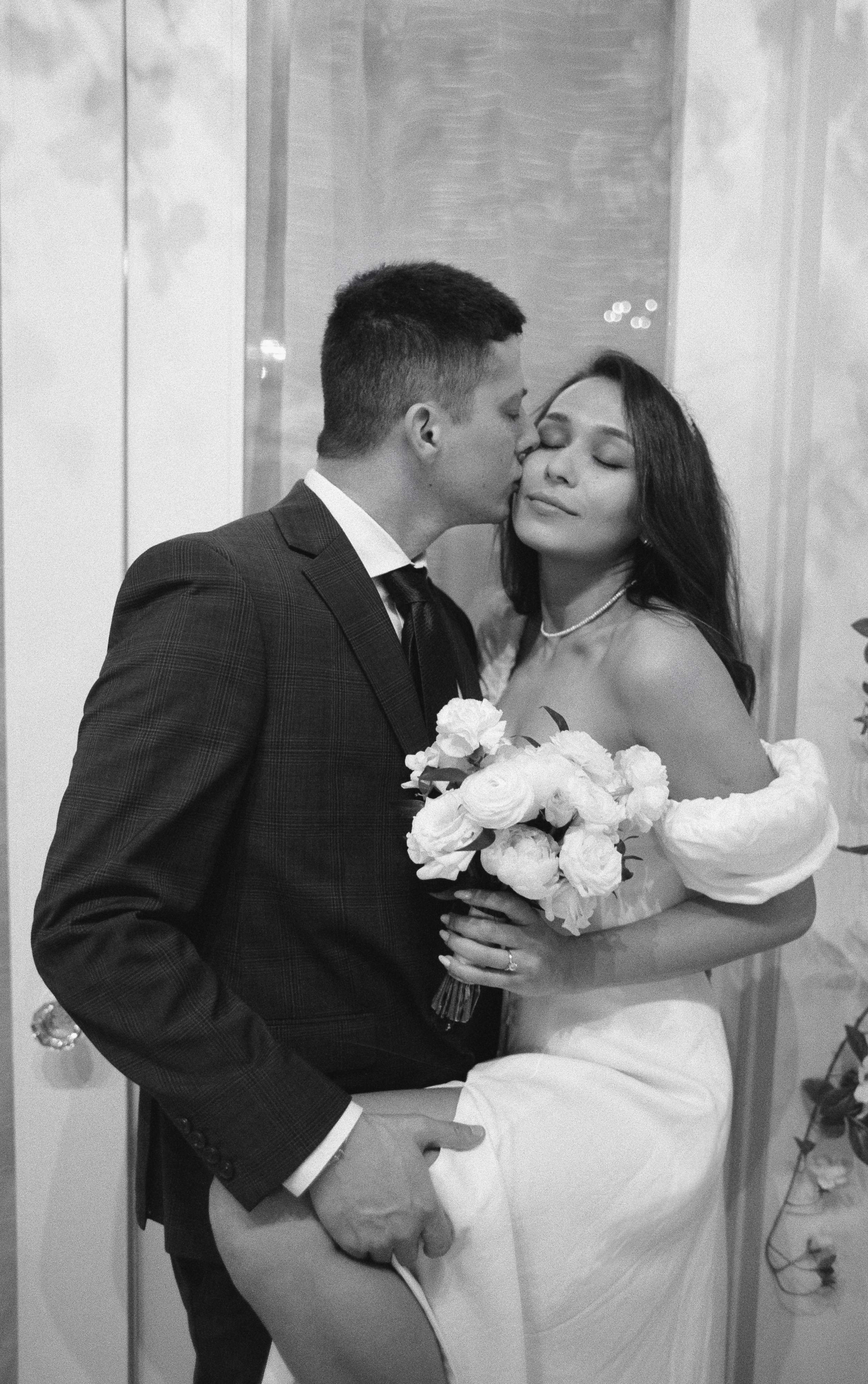 Weddings. Film photographer in Los Angeles Anastasiya Pankova