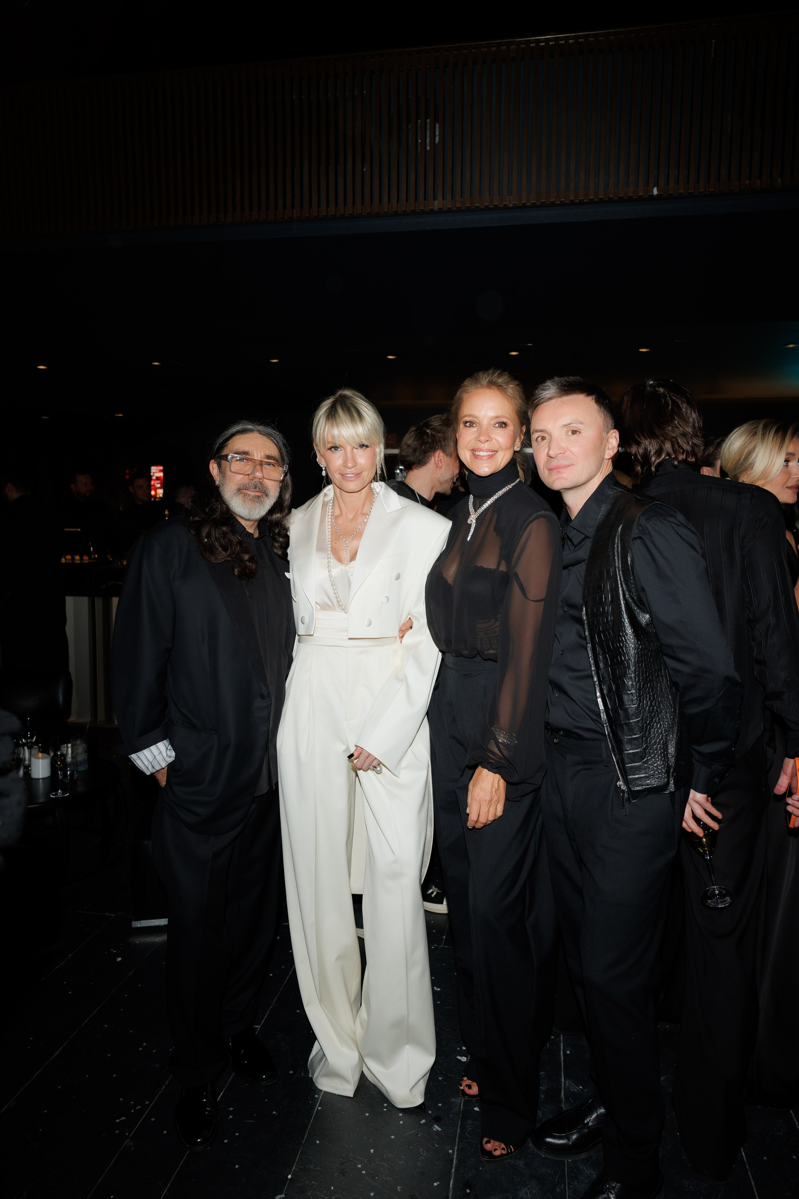 «Снежный Бал» Яны Раскаваловой. «Птичка на проводе»: информационный портал в Москве