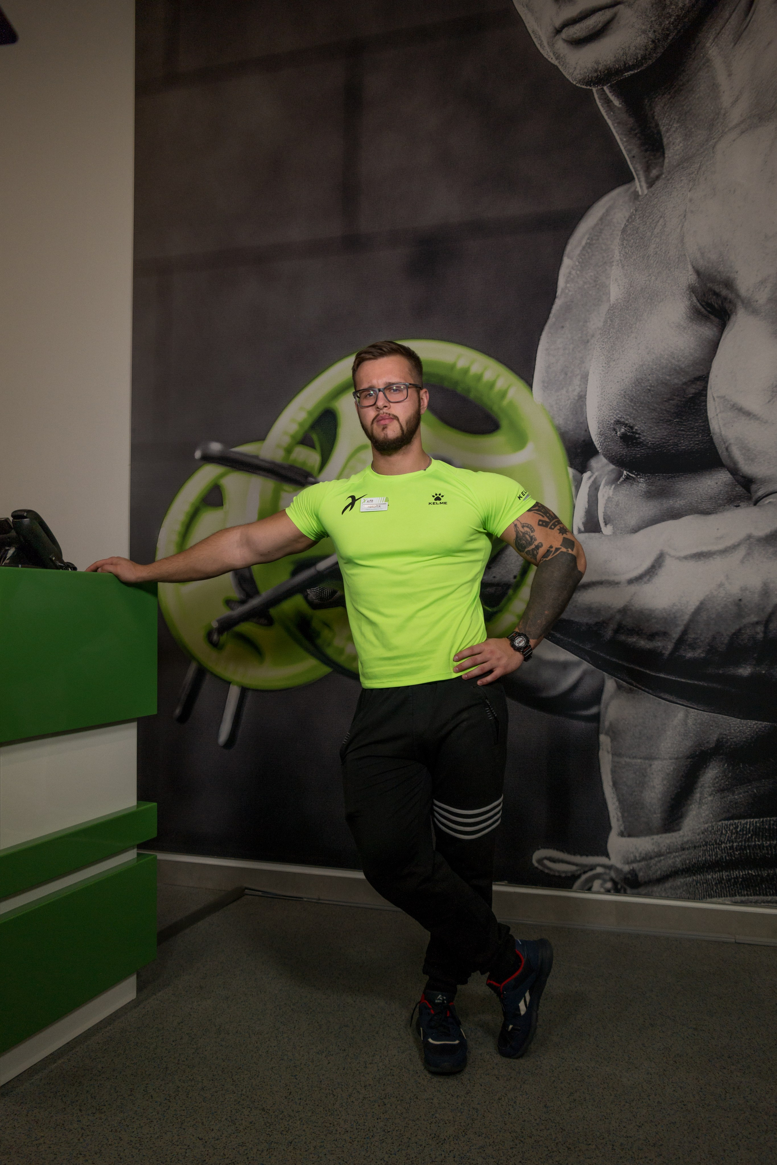 Контент-фотосъемки для экспертов и фитнес тренеров. AI Фотограф Краснодар: мужские и женские фотосессии, стилизация съемки. Нейро-фотосессии онлайн