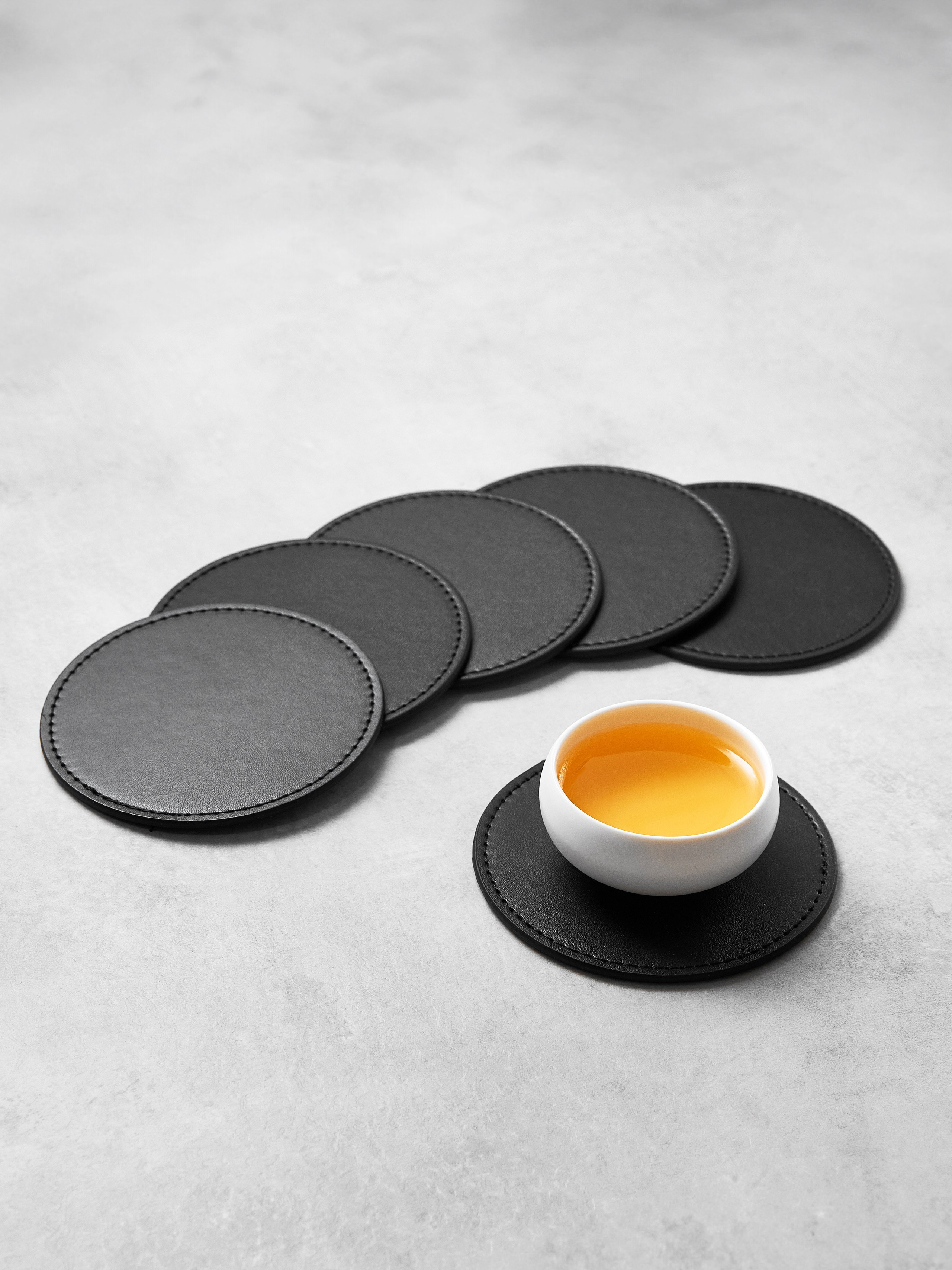 Подставки для стаканов. Фотограф Мария Шулик