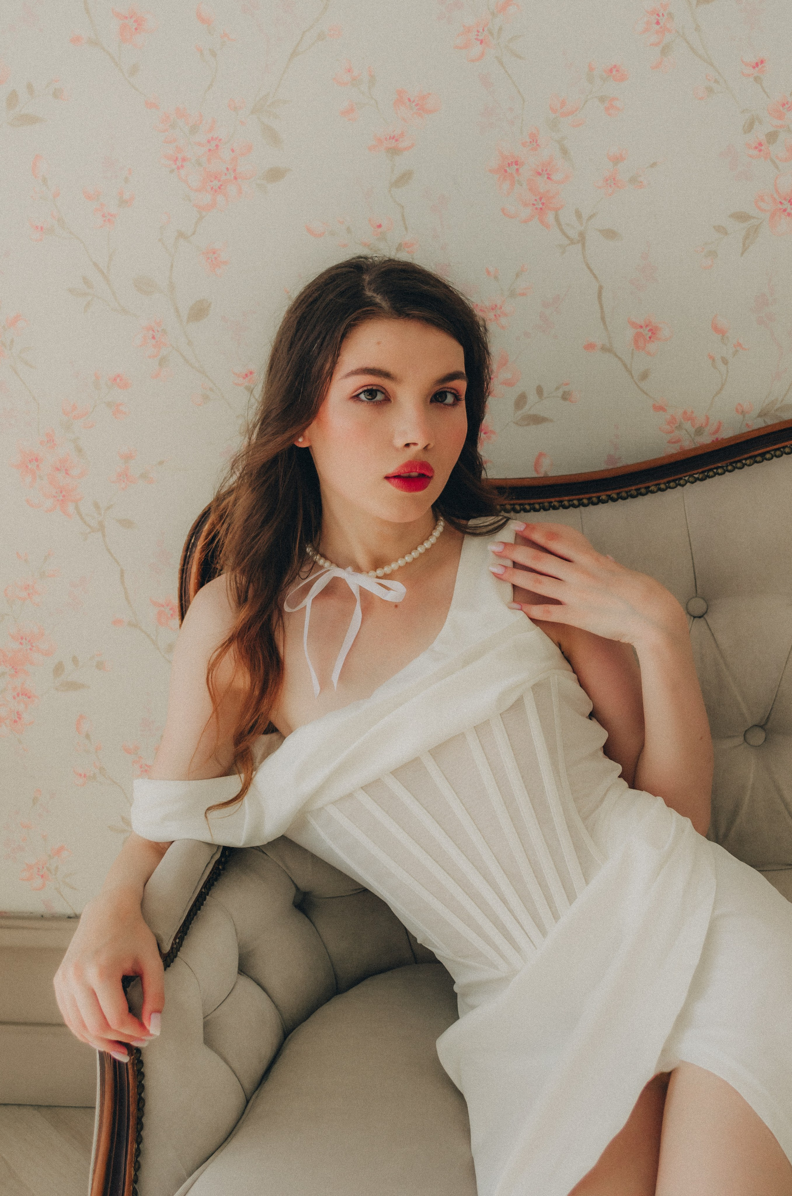 Фотосессия в стиле old money vintage. Денисова Аля — фотограф для парных съемок и индивидуальных историй в Барнауле