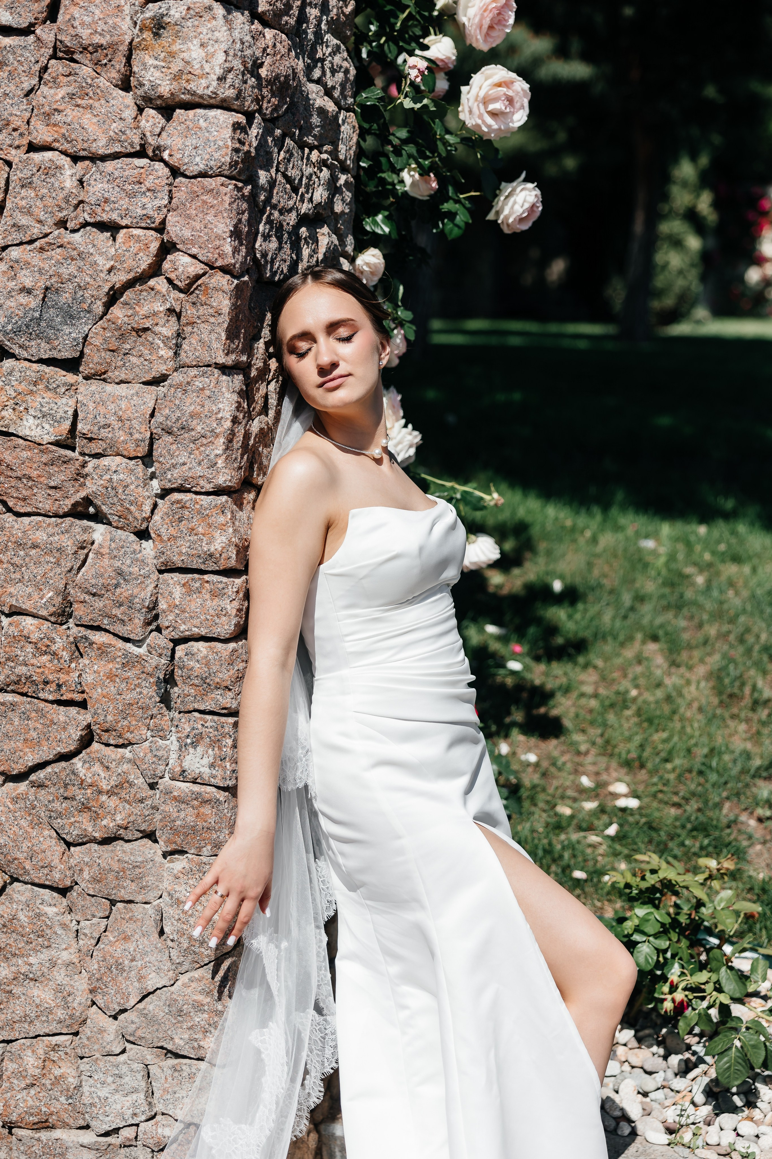 Анонс свадьбы Иры и Никиты. Прогулка в отеле Крымский Бриз. Свадебный фотограф в Крыму и Севастополе Ольга Баскакова